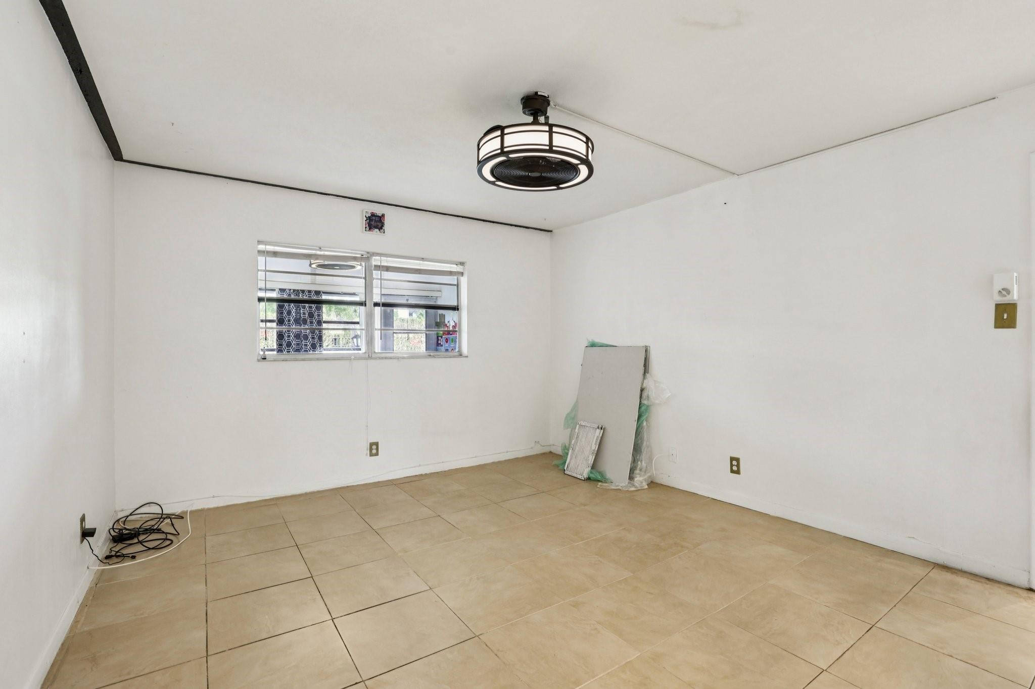 ORIOLE GOLF & TENNIS CLUB - Residential