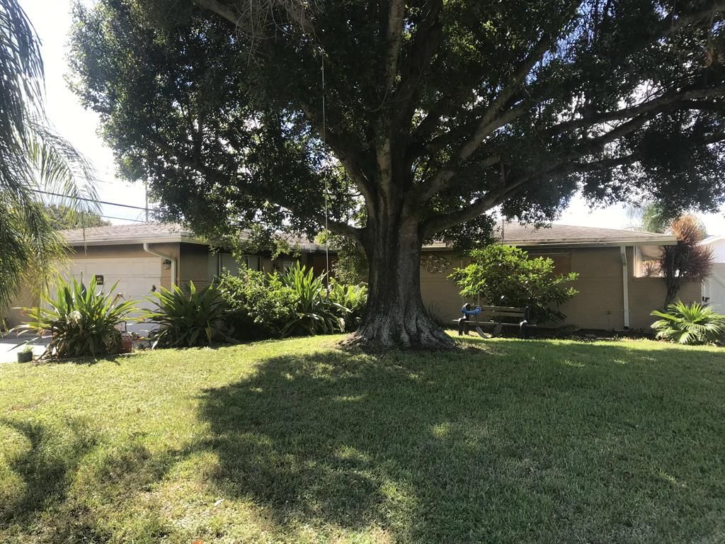 Photo of 671 Crocus Court, Palm Beach Gardens, FL 33410 (MLS # R10756336)