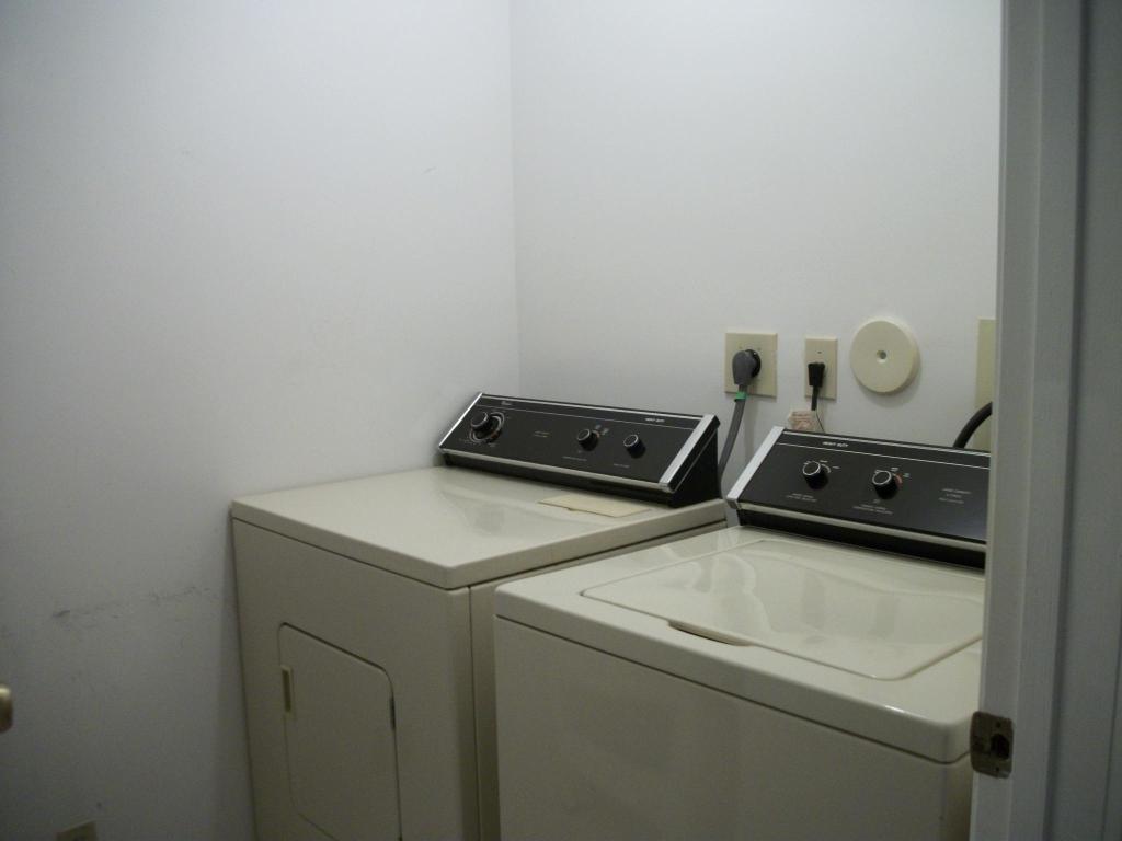 WHISPER WALK SEC C CONDO - Residential