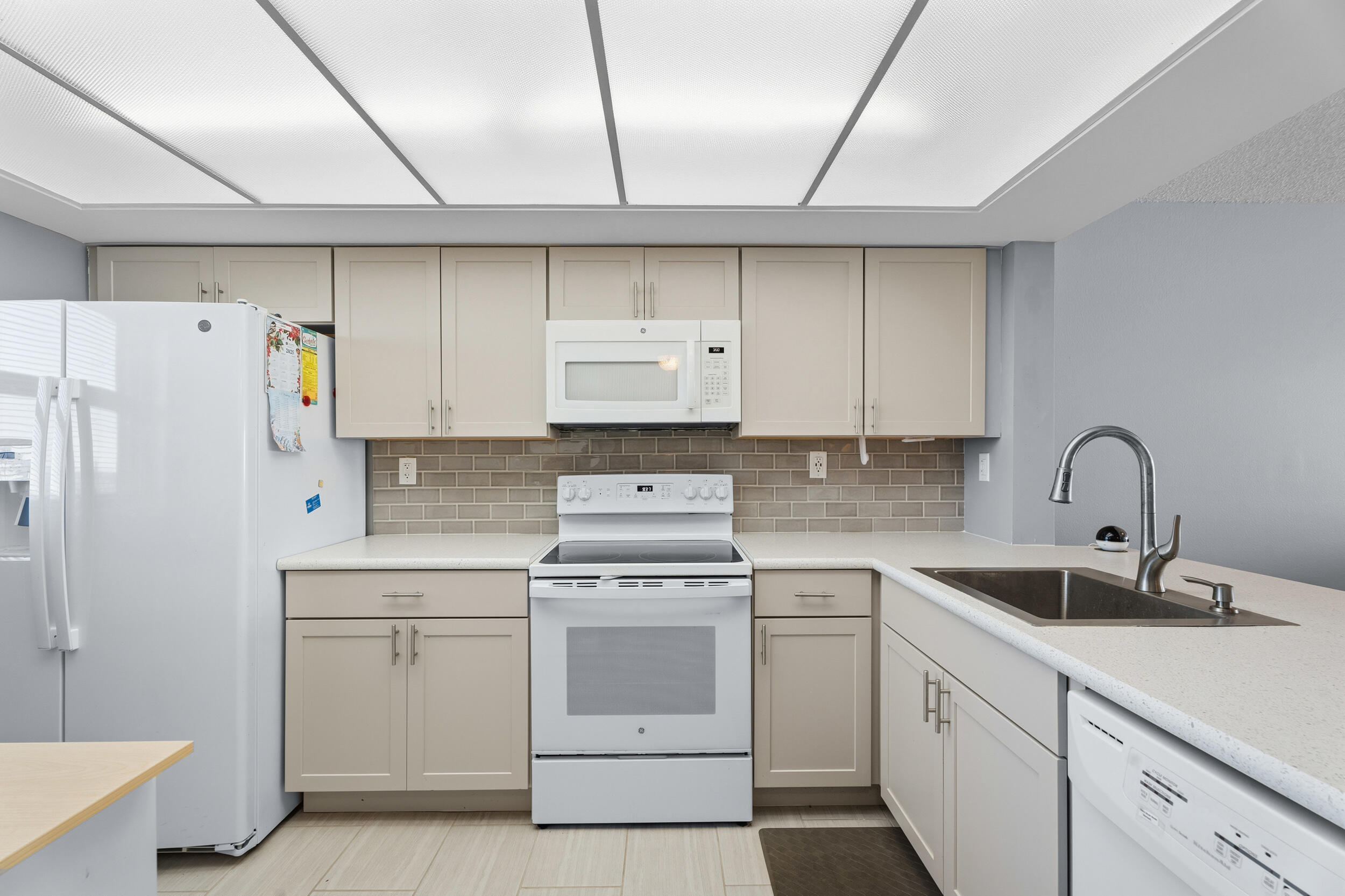 10310 S Ocean Drive 609