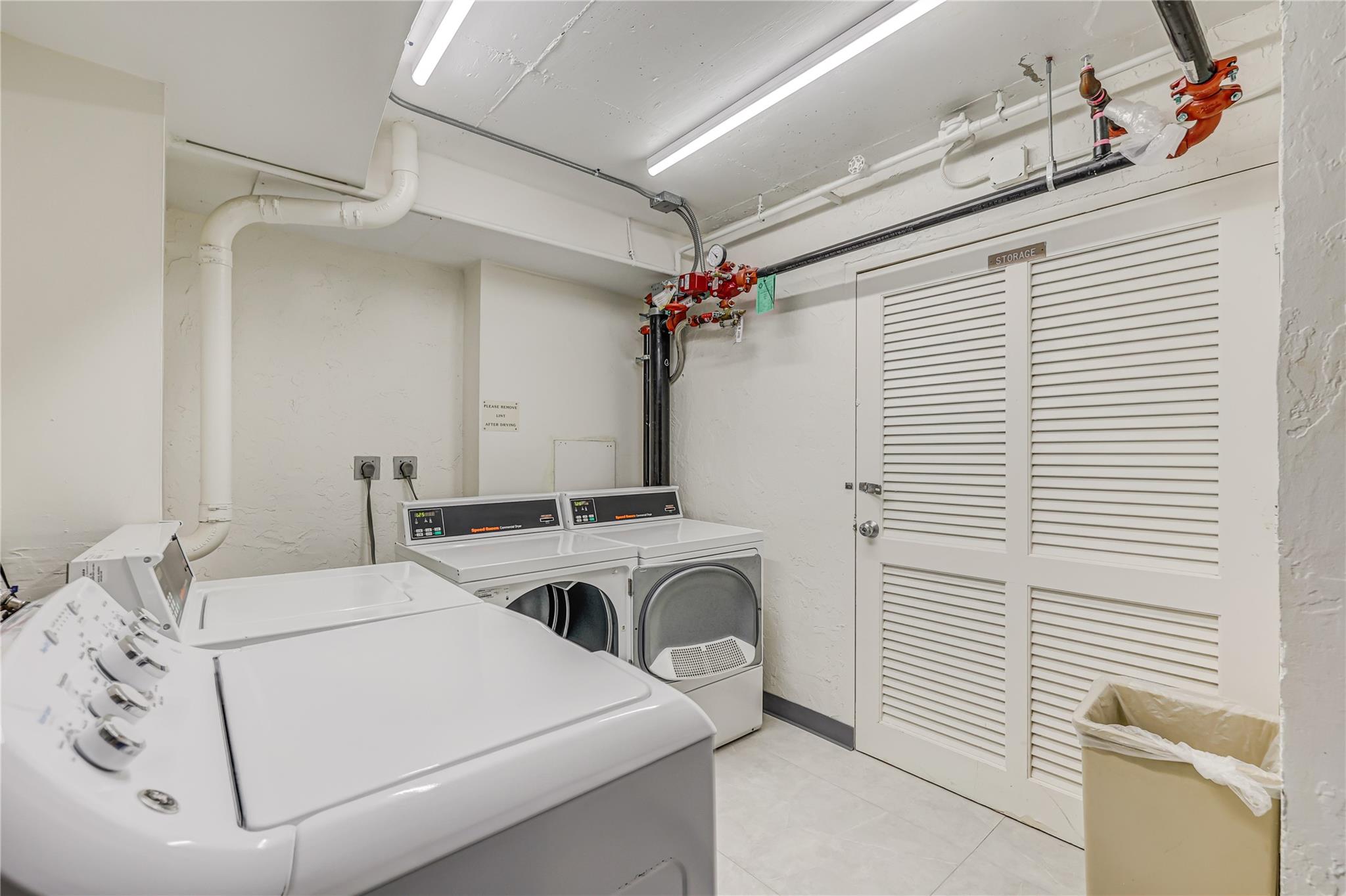 Silver Thatch Atlantic Pl - Residential Lease