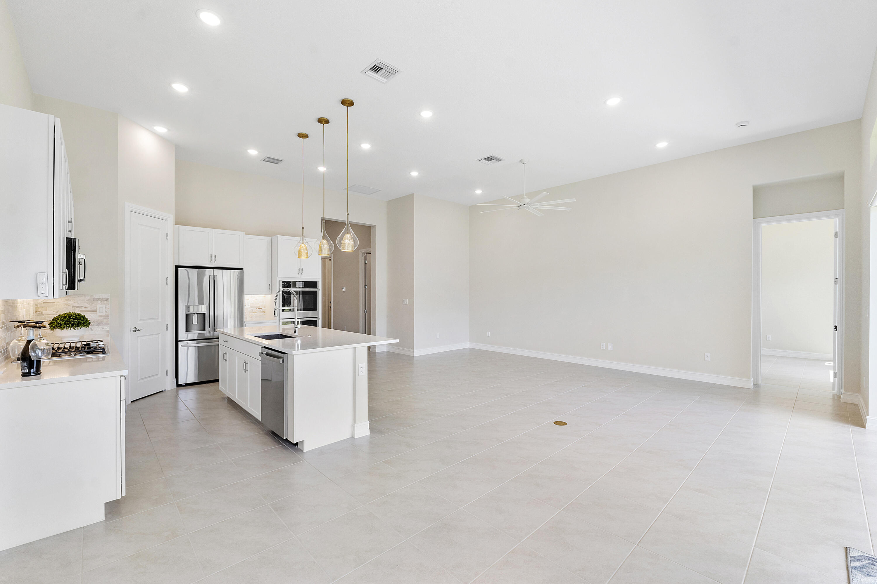 PARKLAND ROYALE - Residential