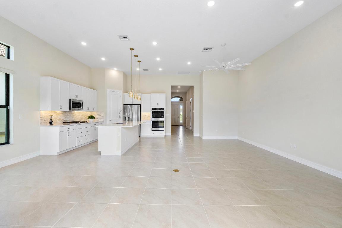 PARKLAND ROYALE - Residential