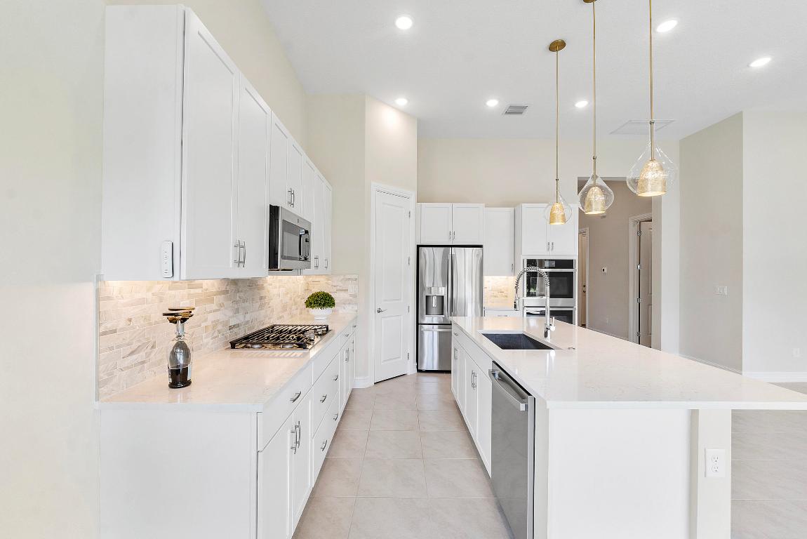 PARKLAND ROYALE - Residential