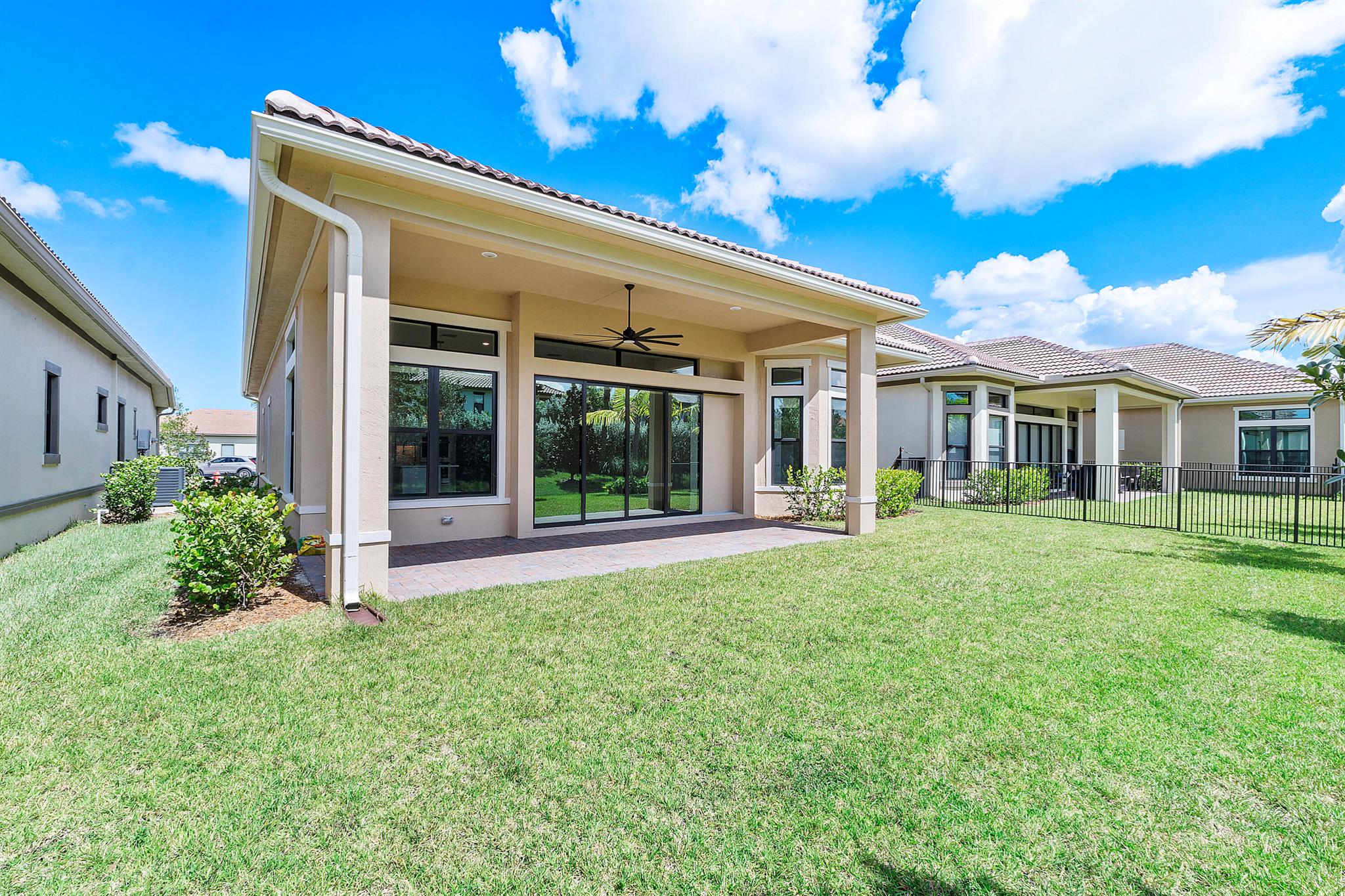 PARKLAND ROYALE - Residential