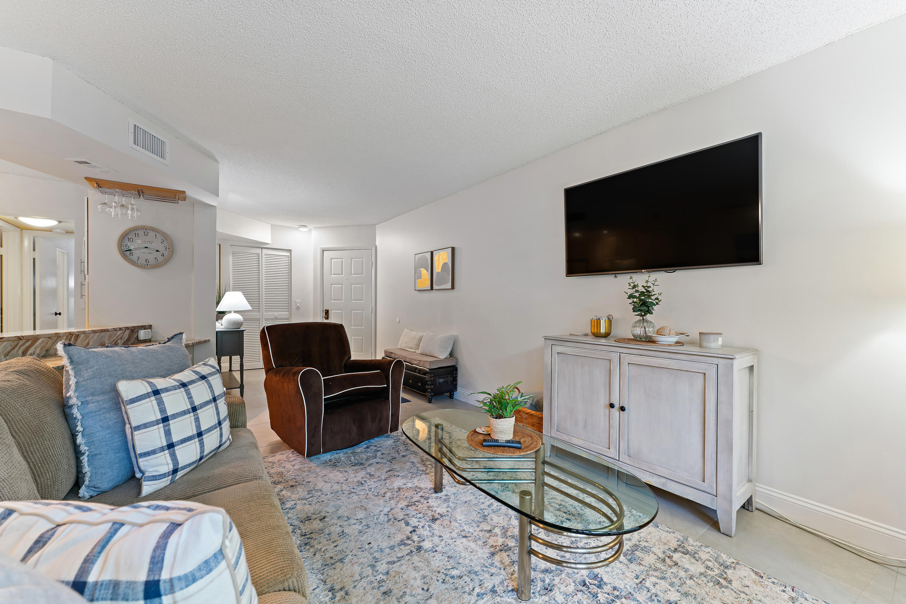 SEA RISE CONDO - Residential Lease