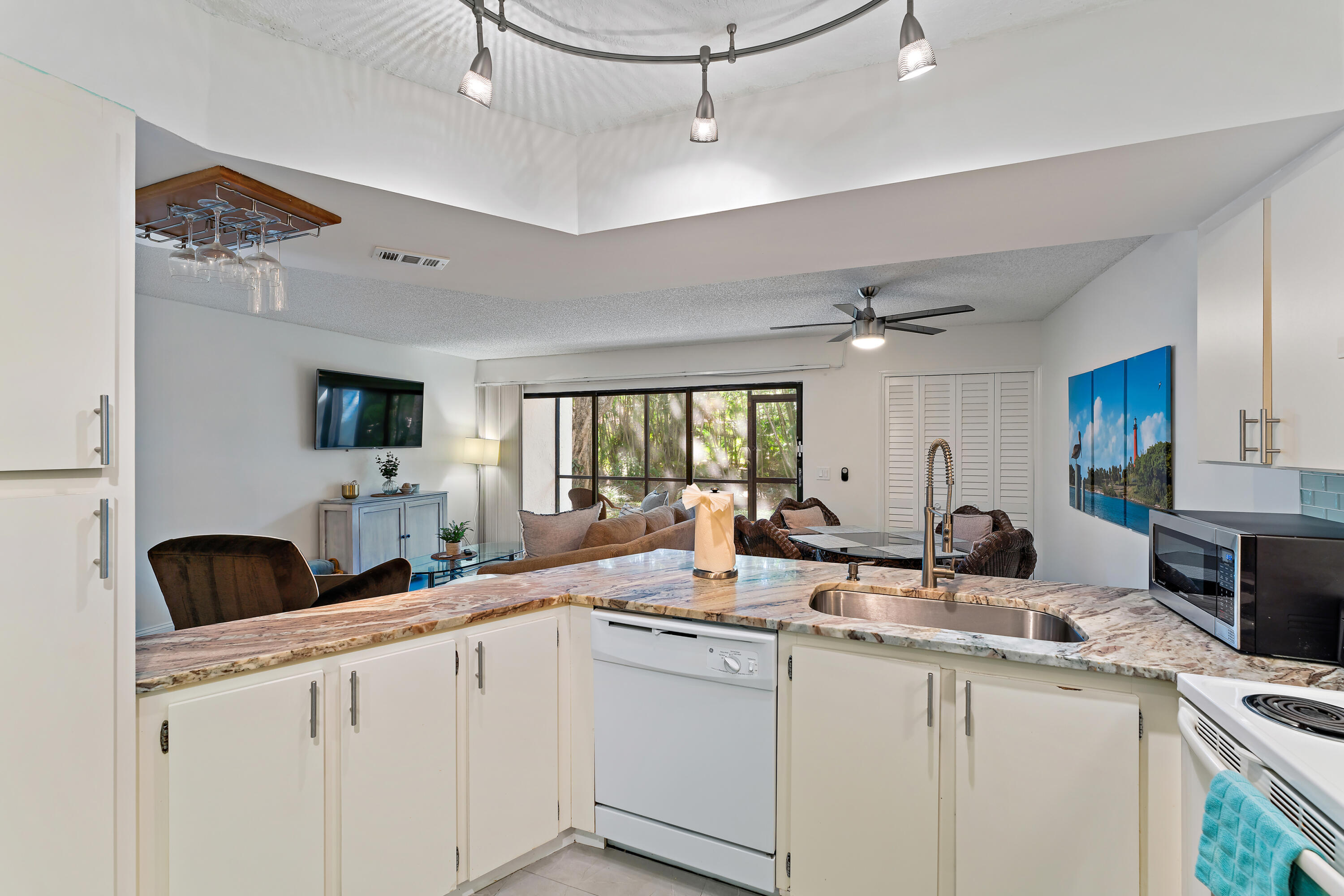 SEA RISE CONDO - Residential Lease