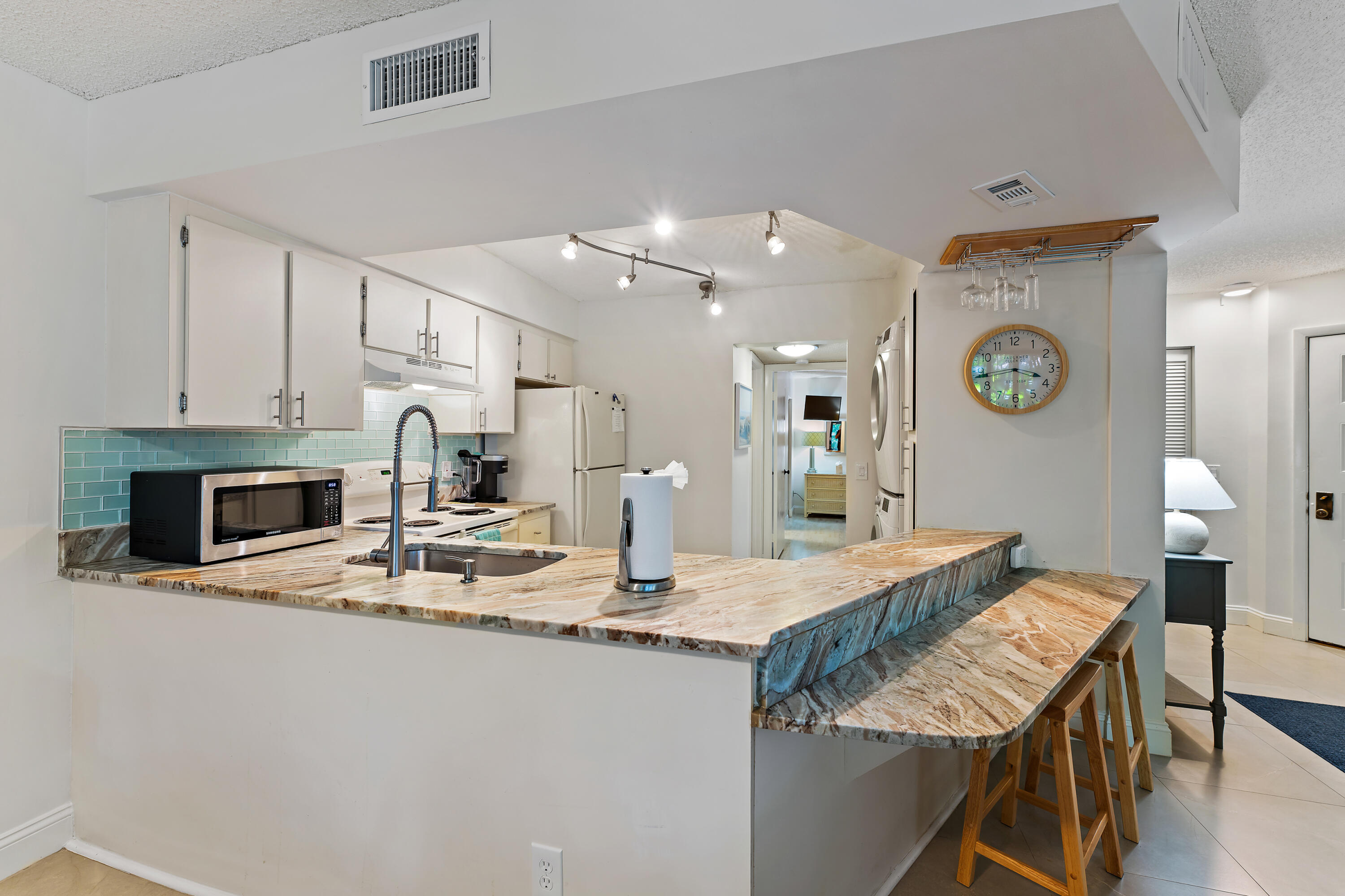 SEA RISE CONDO - Residential Lease