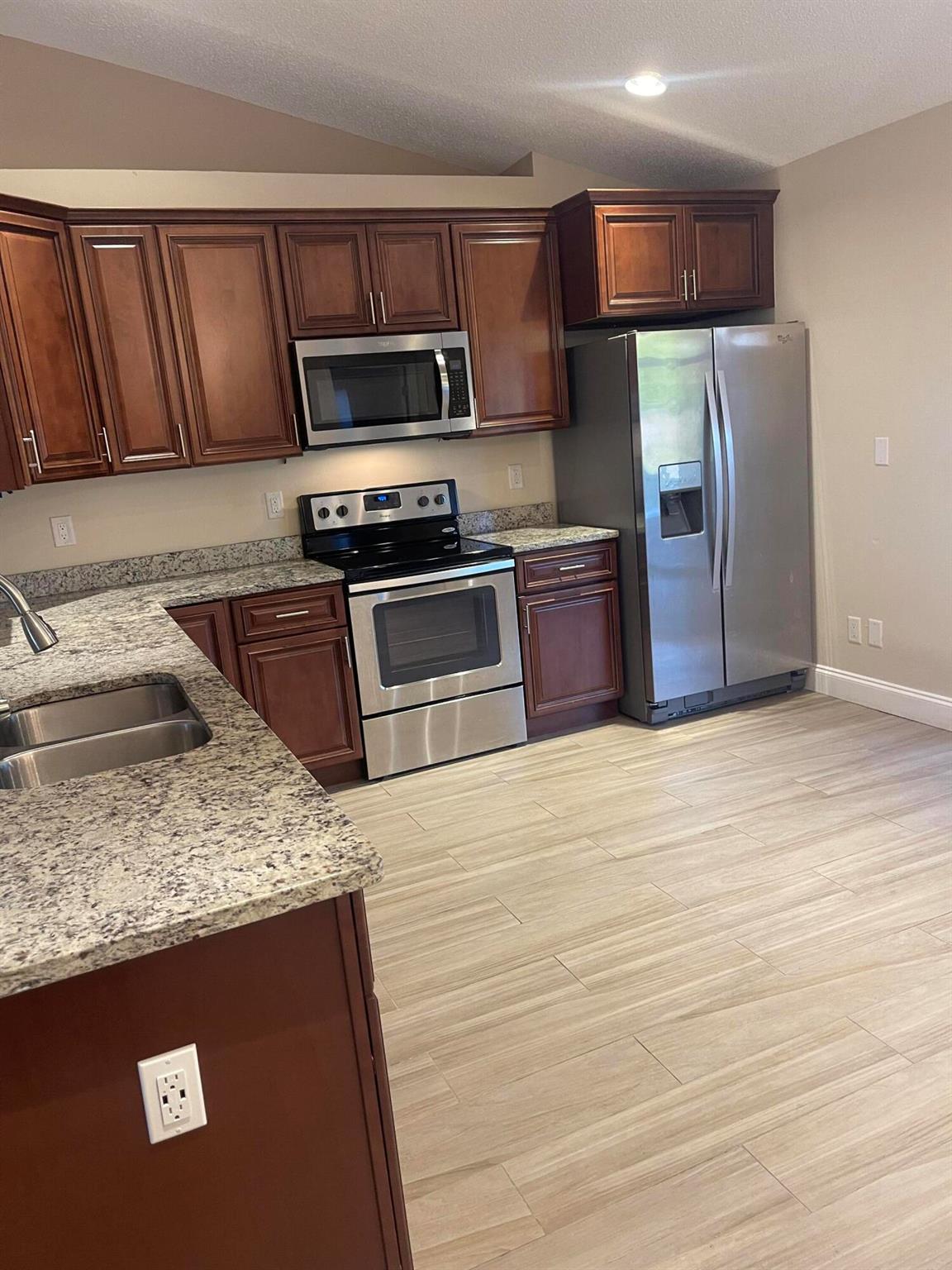 PORT ST LUCIE SECTION 7 - Residential Lease