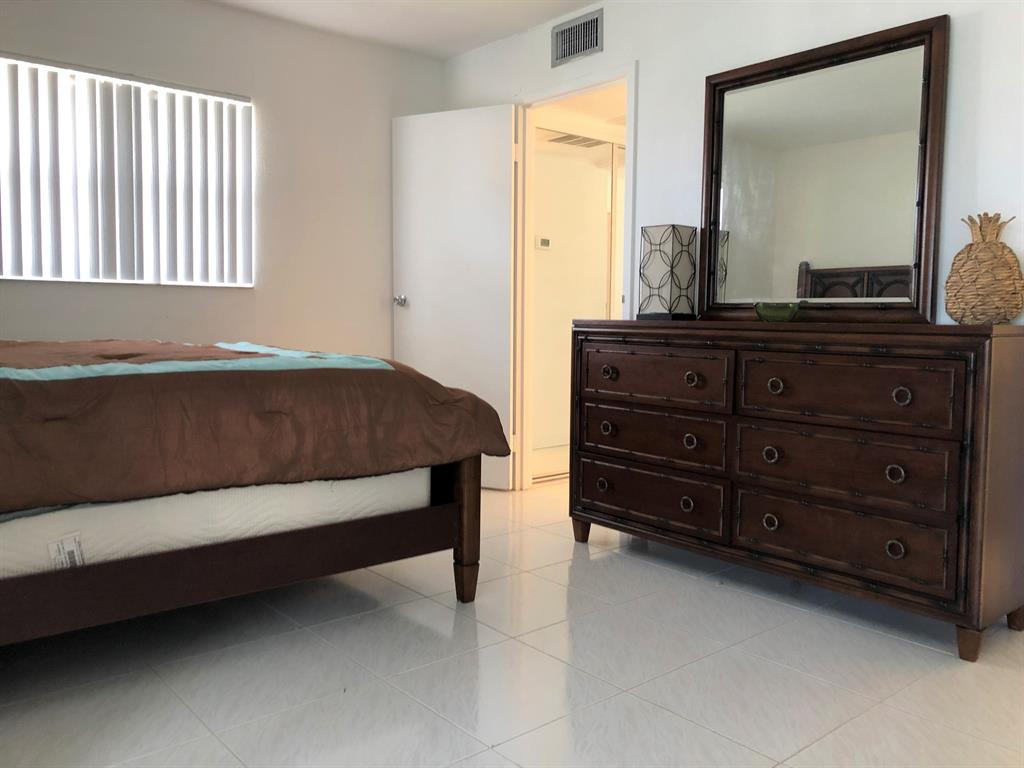 KINGS POINT SEVILLE CONDOS - Residential