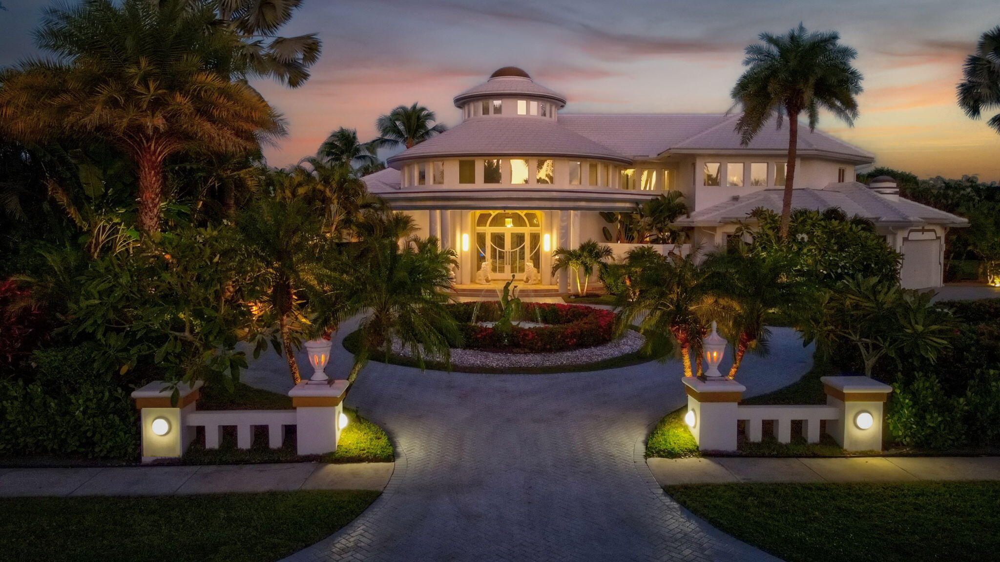 HOLLOWS / POLO CLUB - Residential