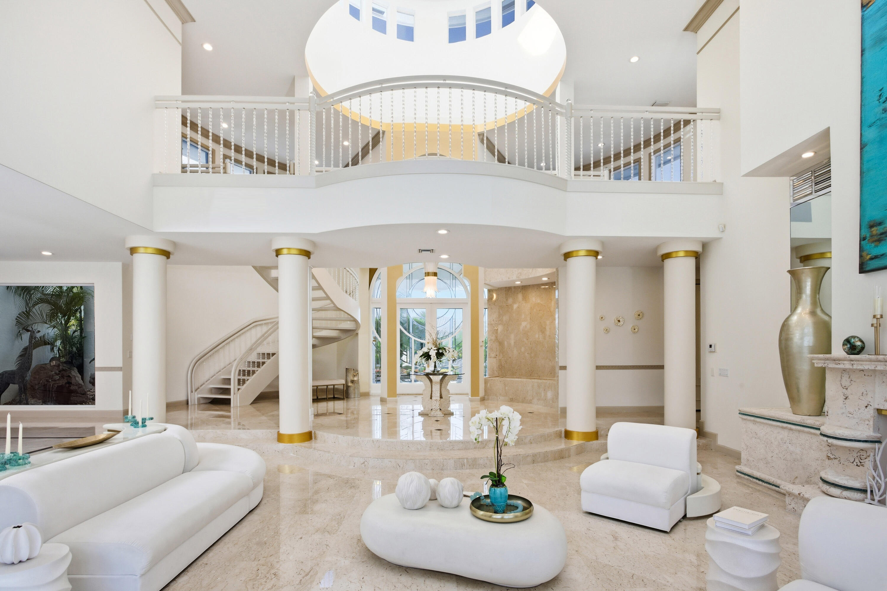 HOLLOWS / POLO CLUB - Residential