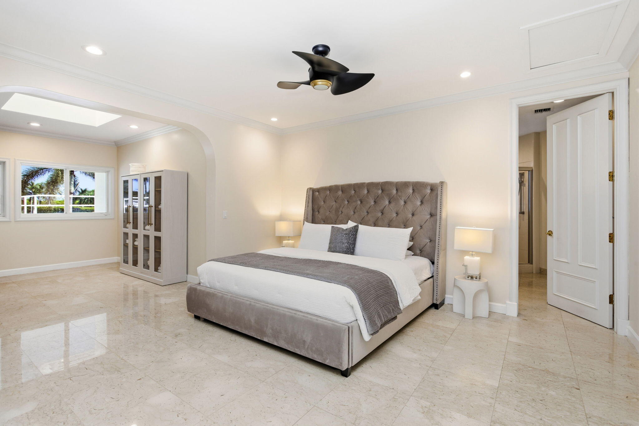 HOLLOWS / POLO CLUB - Residential