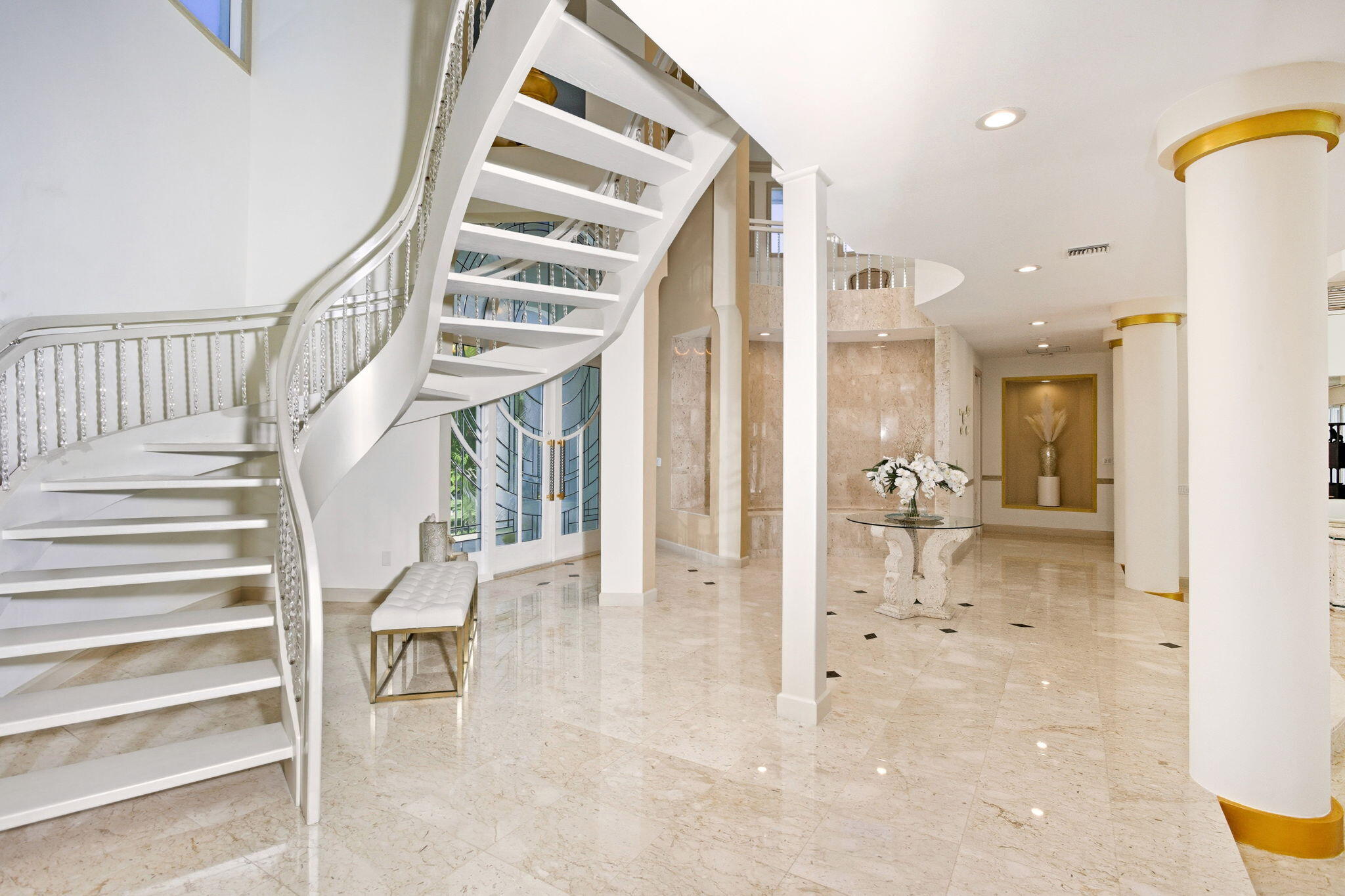 HOLLOWS / POLO CLUB - Residential