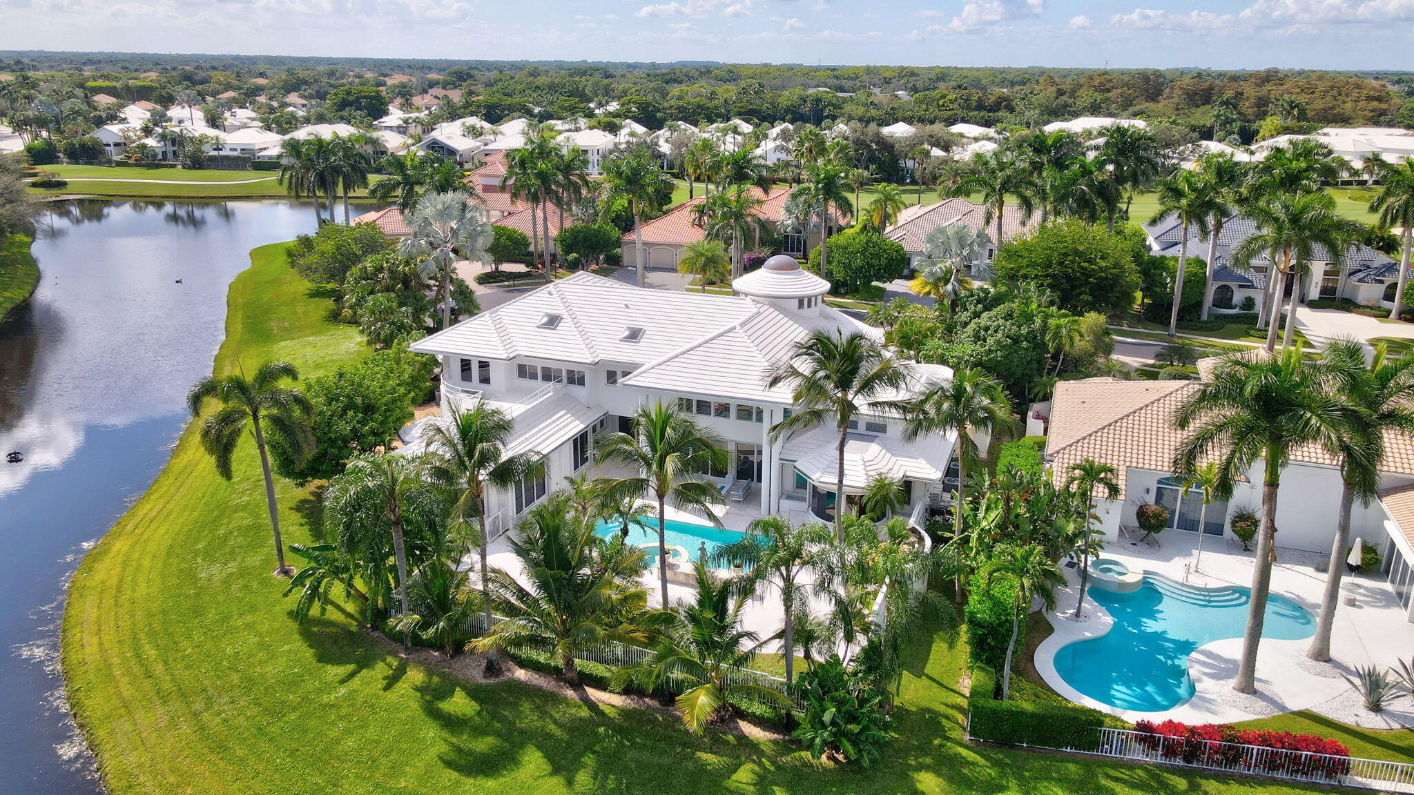 HOLLOWS / POLO CLUB - Residential