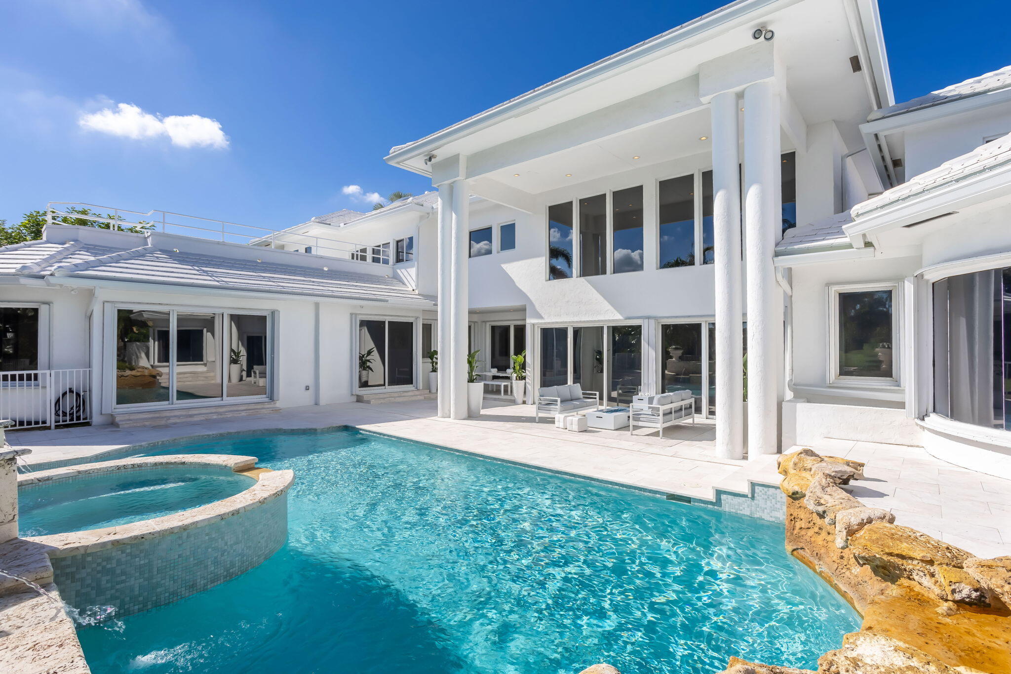 HOLLOWS / POLO CLUB - Residential