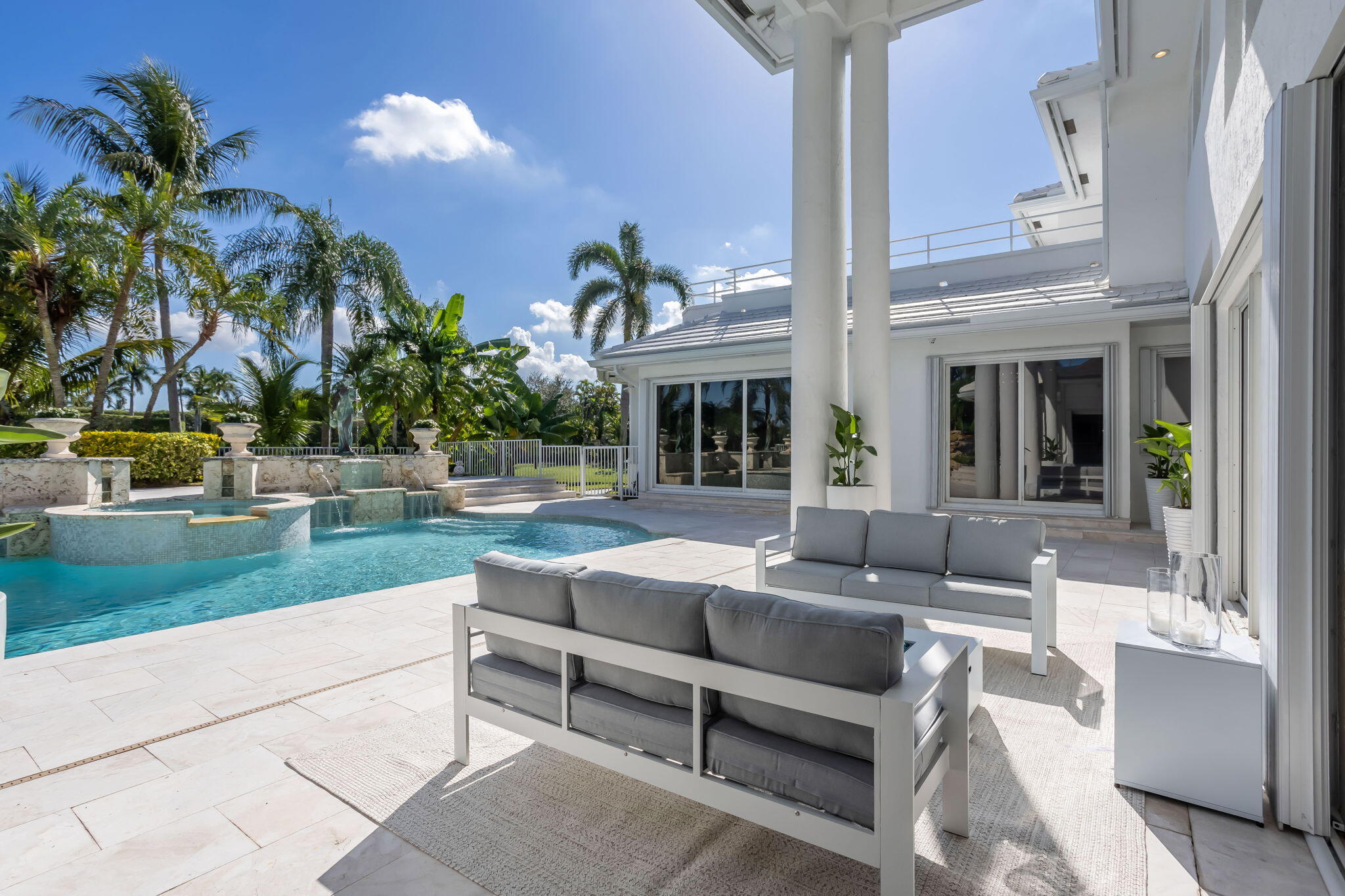 HOLLOWS / POLO CLUB - Residential