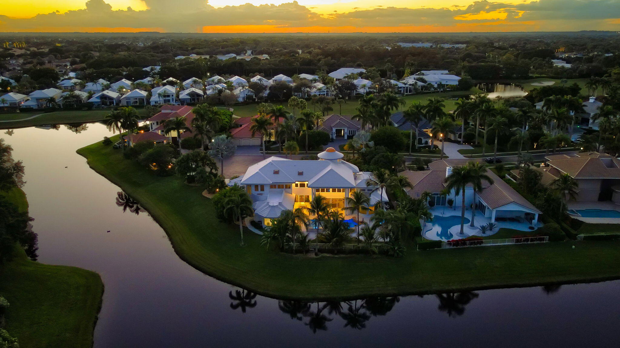 HOLLOWS / POLO CLUB - Residential