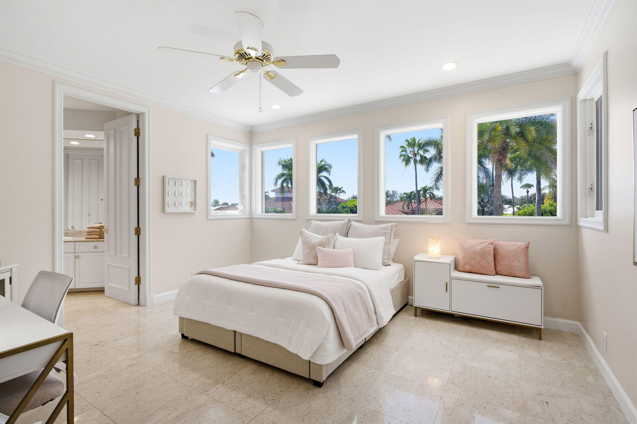 HOLLOWS / POLO CLUB - Residential