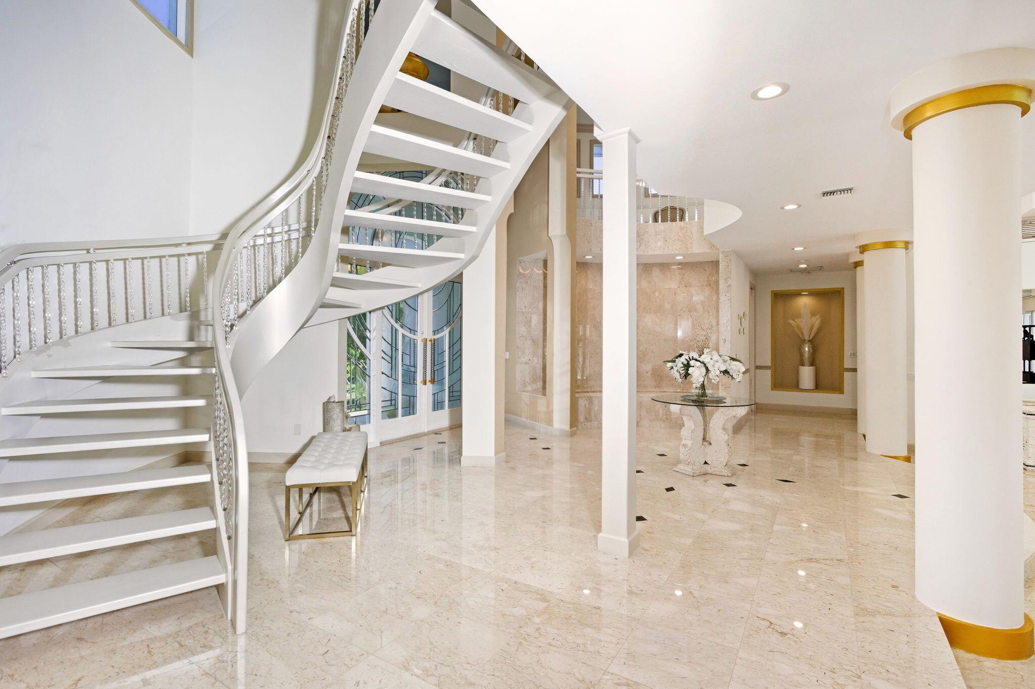 HOLLOWS - Residential