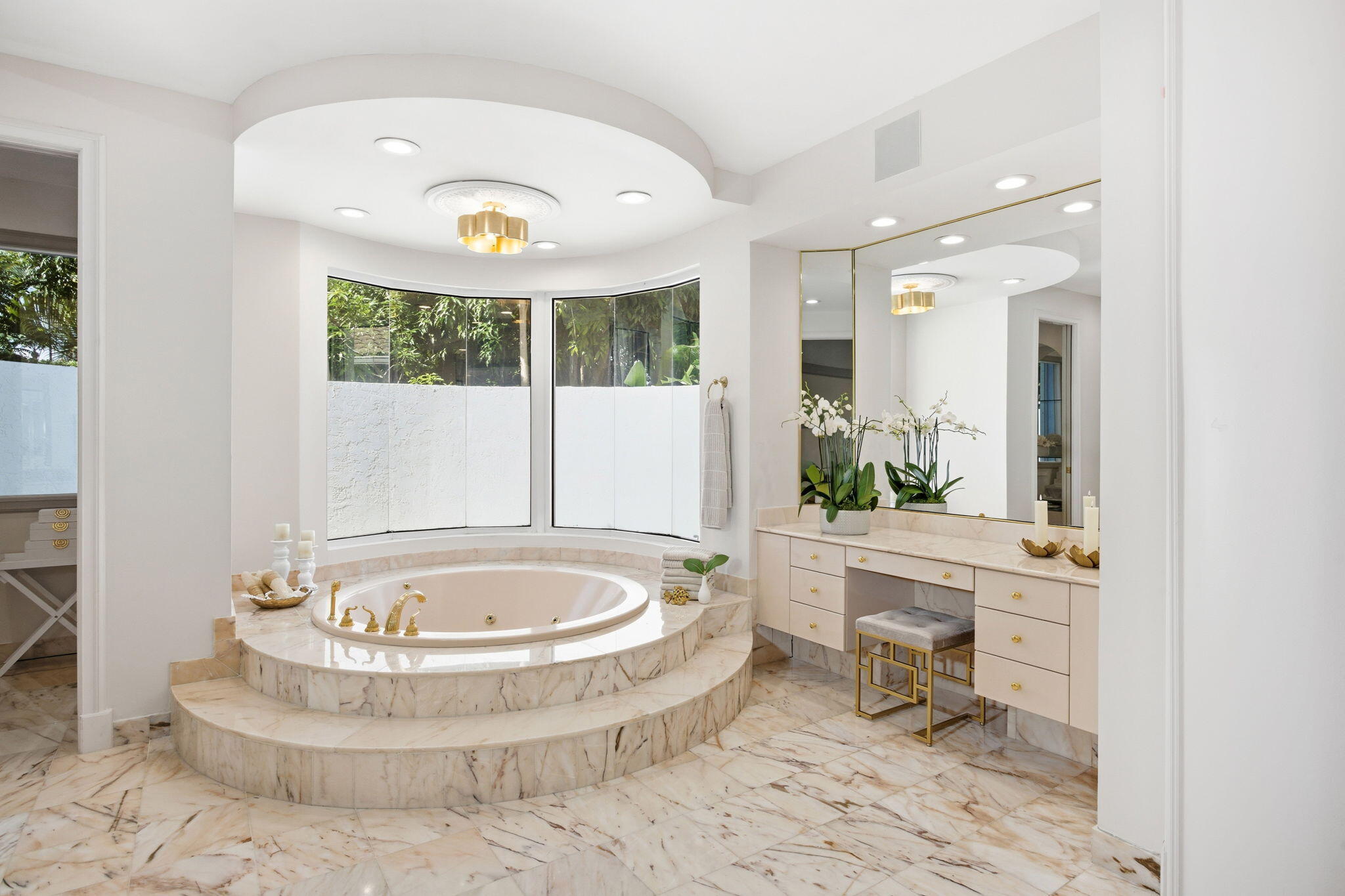 HOLLOWS / POLO CLUB - Residential