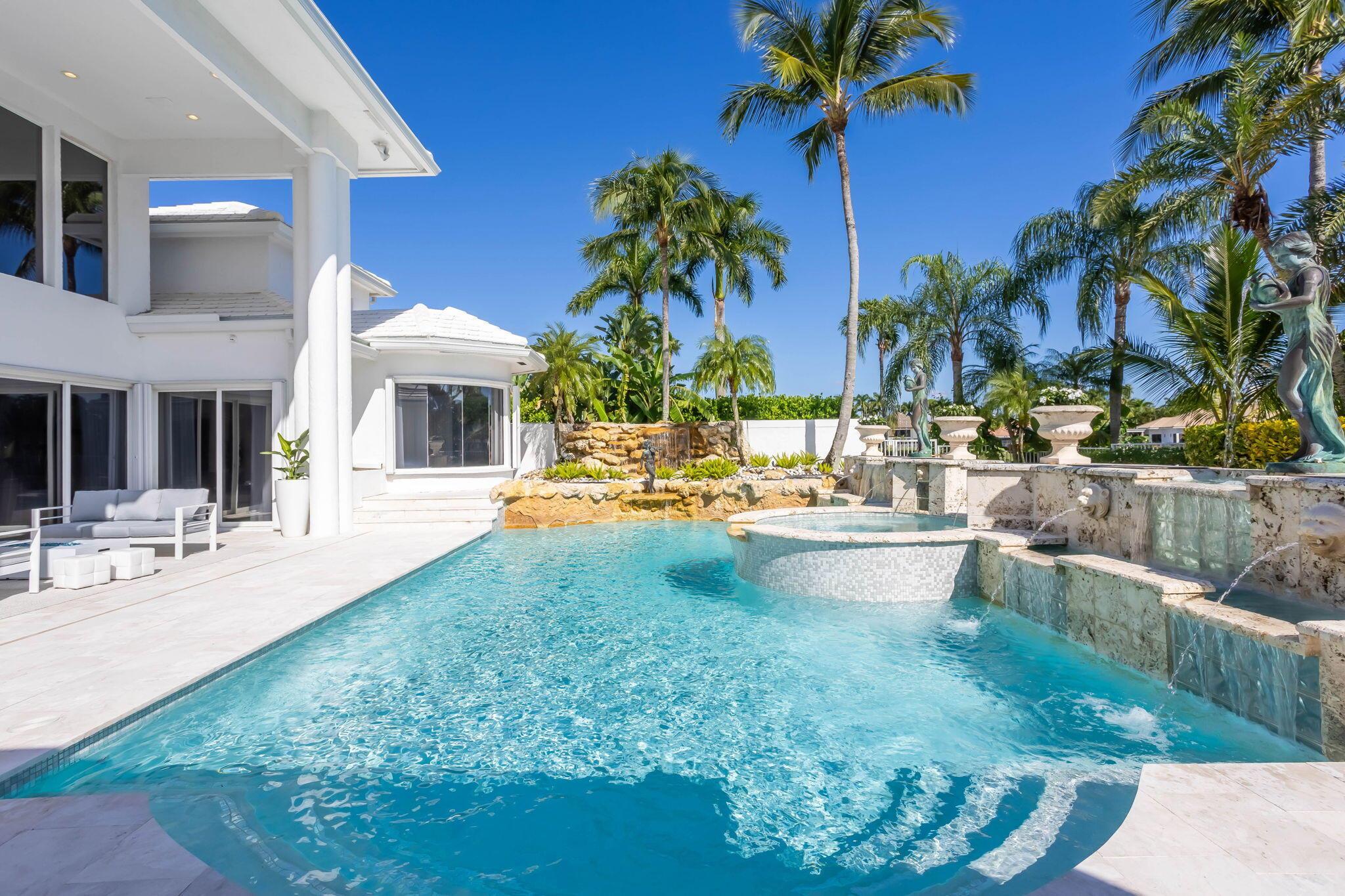 HOLLOWS - Residential