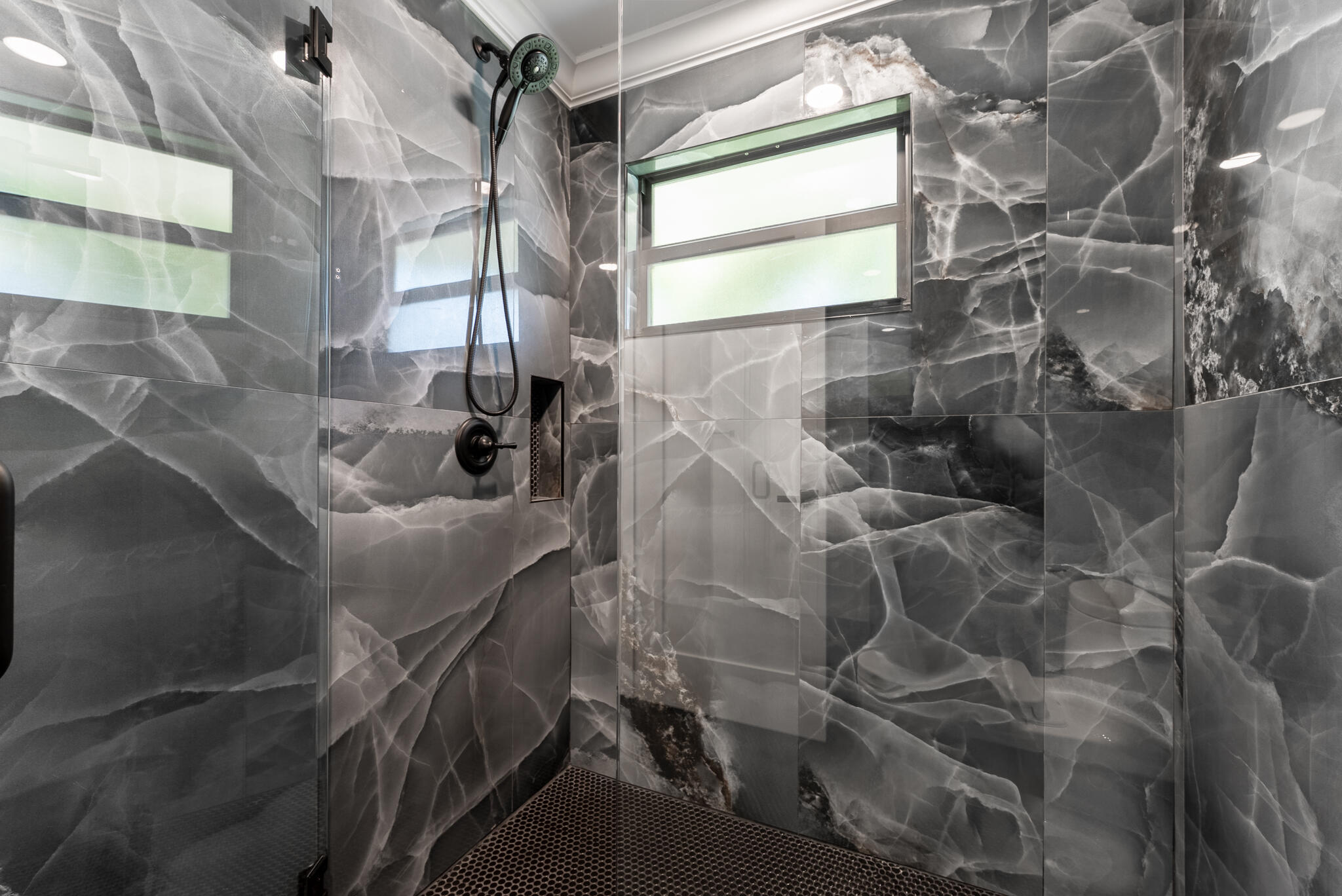 SUMMER WINDS OF JUPITER - Residential Lease