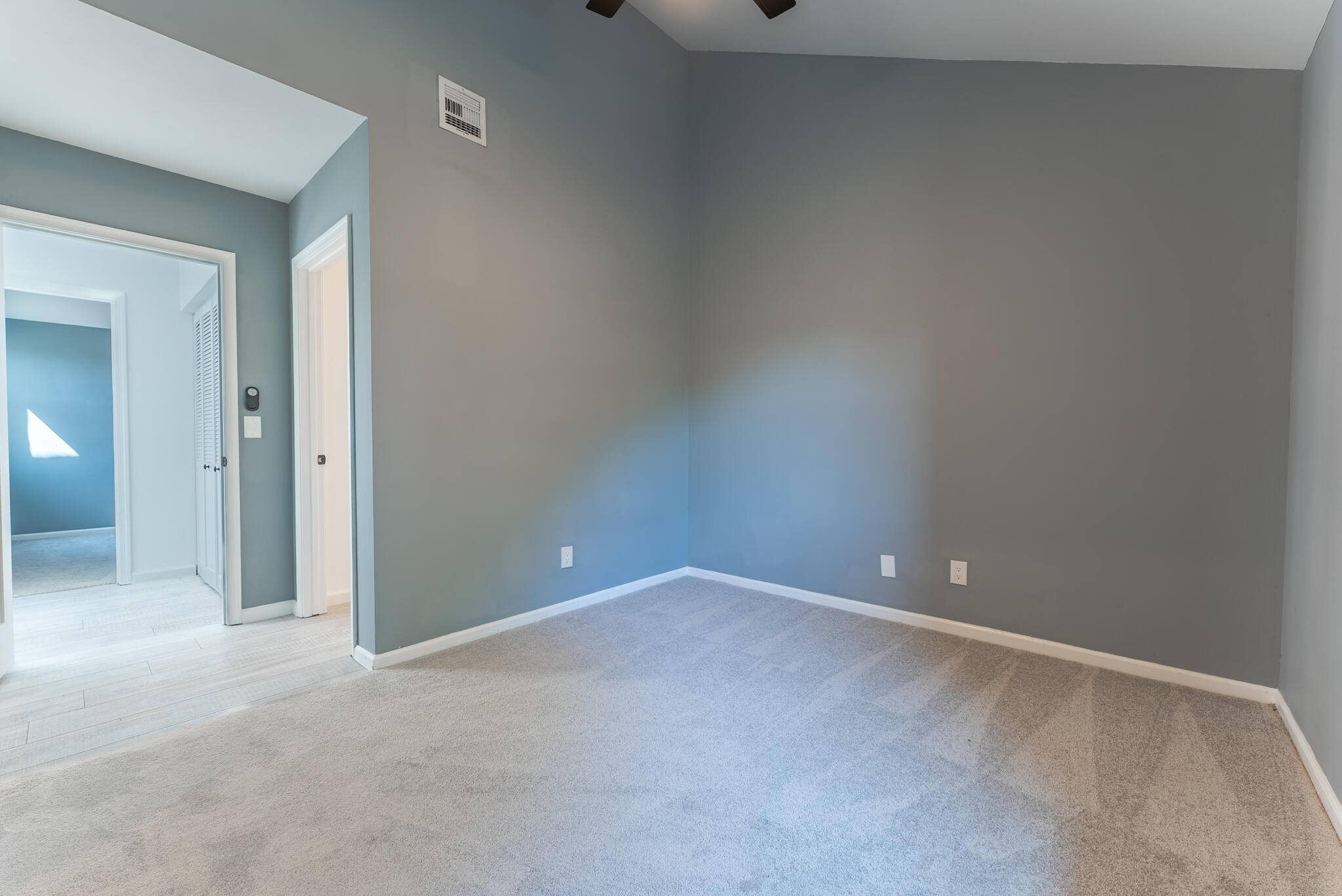 SUMMER WINDS OF JUPITER - Residential Lease