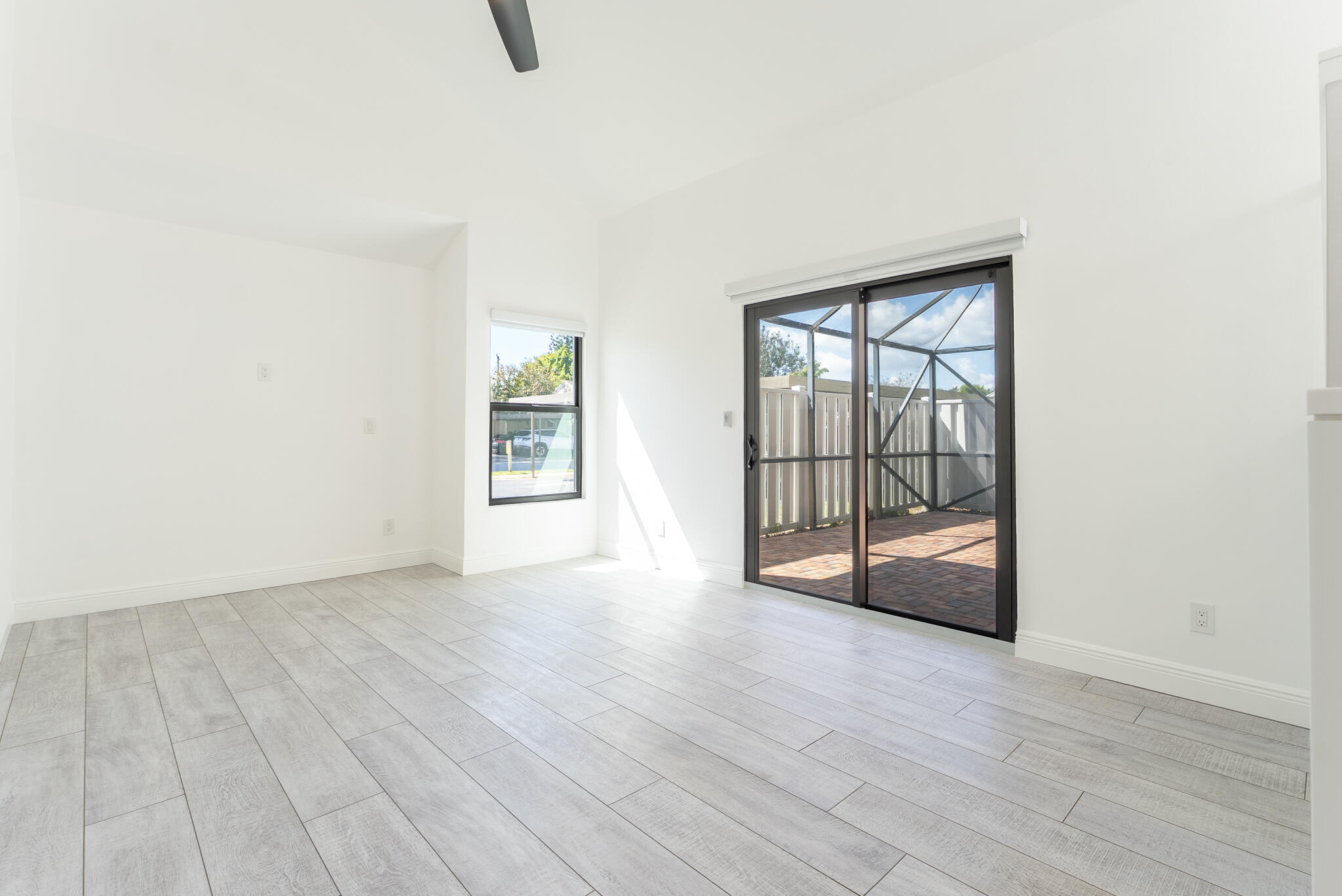 SUMMER WINDS OF JUPITER - Residential Lease