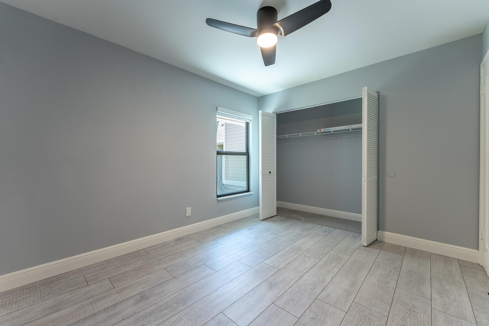 SUMMER WINDS OF JUPITER - Residential Lease