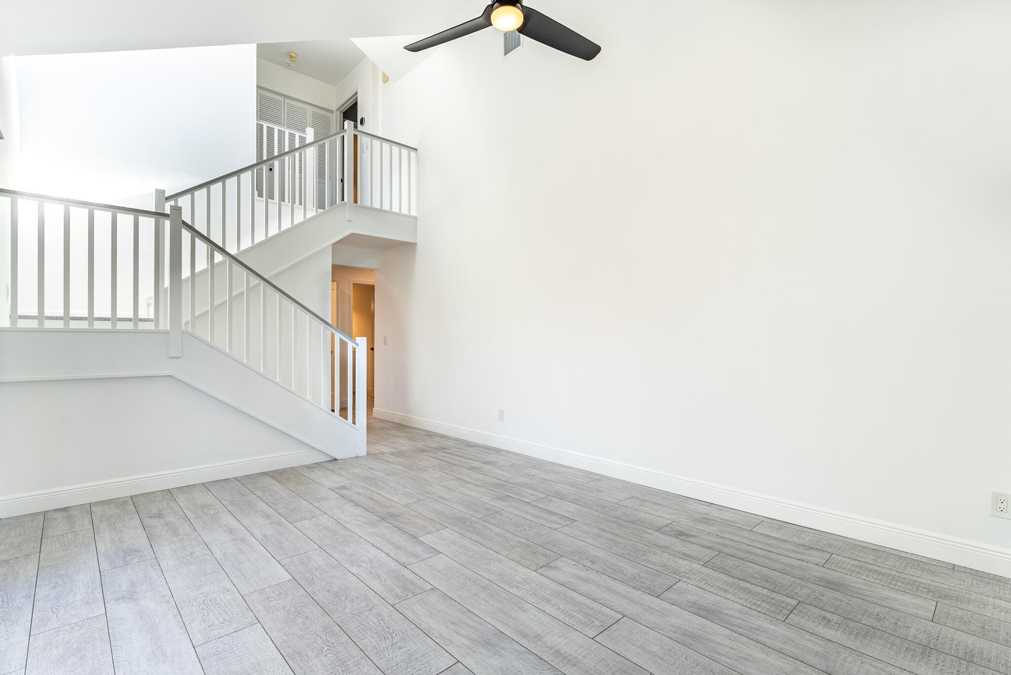 SUMMER WINDS OF JUPITER - Residential Lease