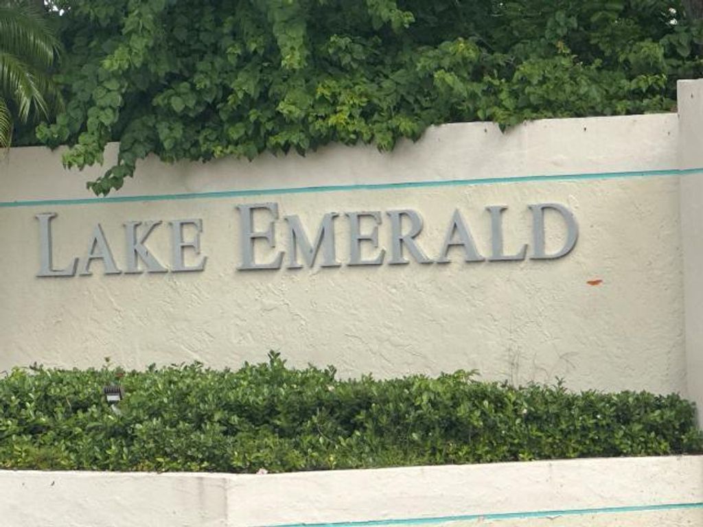 Photo of 105 Lake Emerald Drive #810, Oakland Park, FL 33309 (MLS # R11138352)