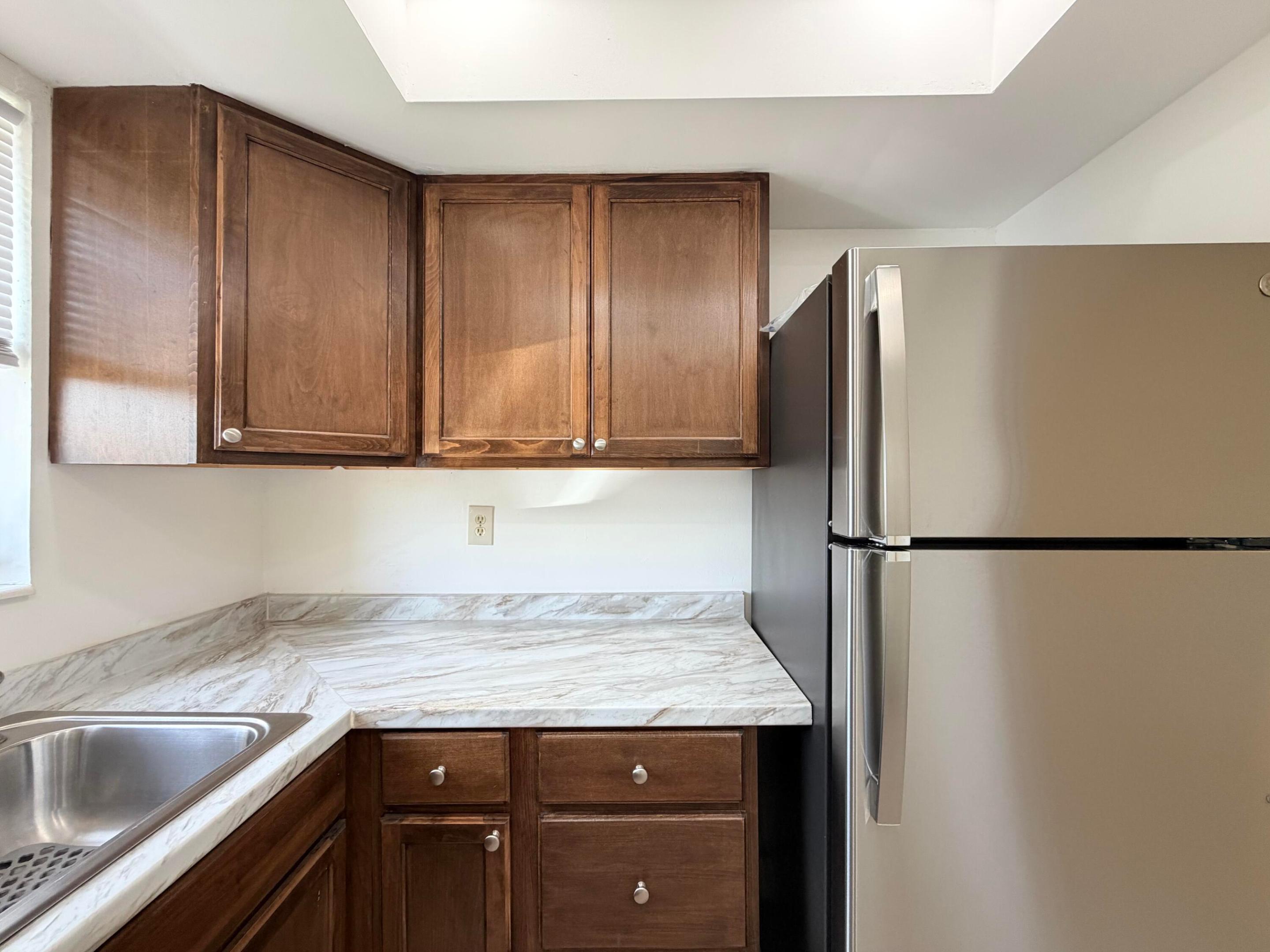 CRESTHAVEN VILLAS CONDO 27 - Residential Lease