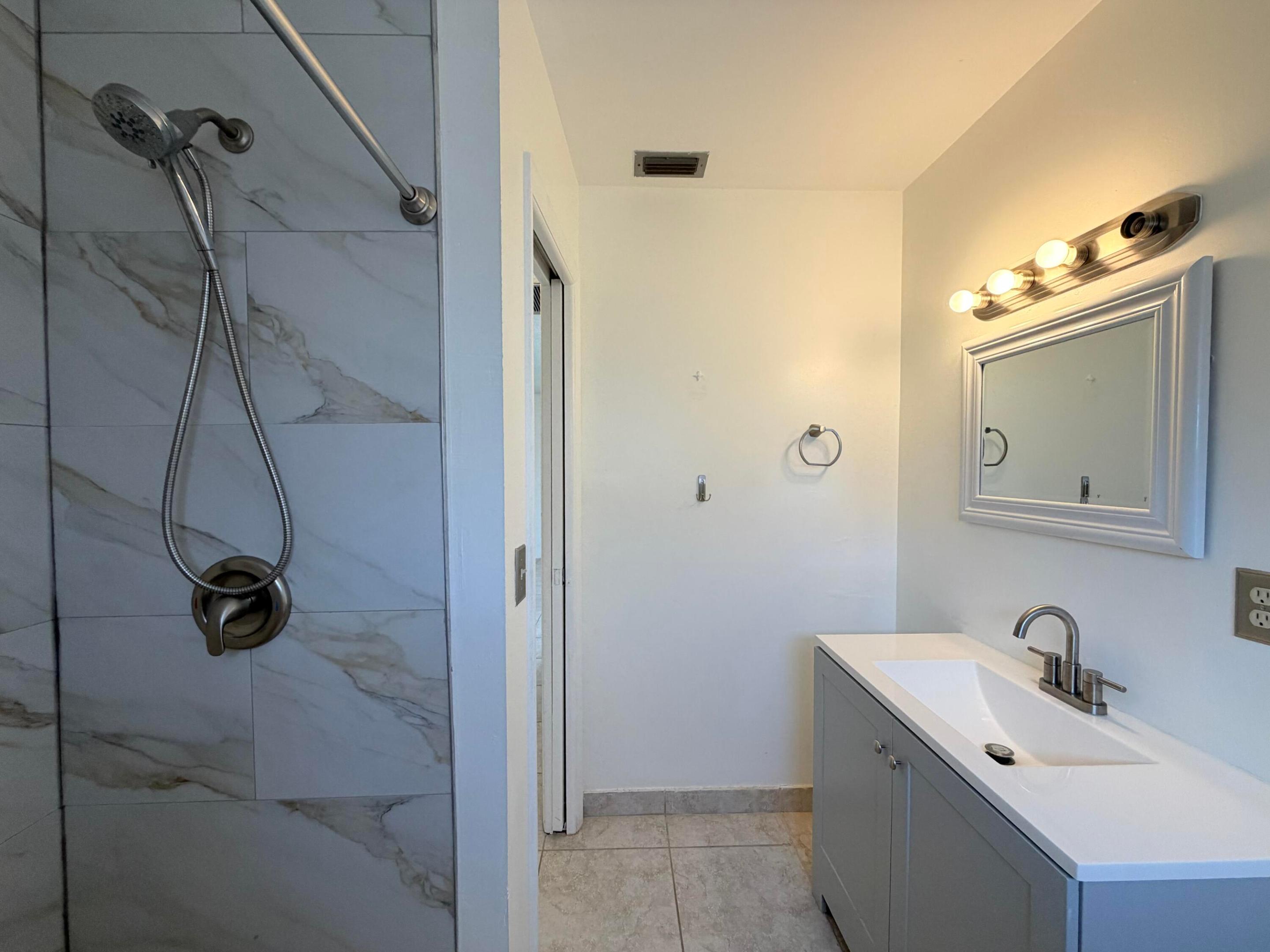 CRESTHAVEN VILLAS CONDO 27 - Residential Lease