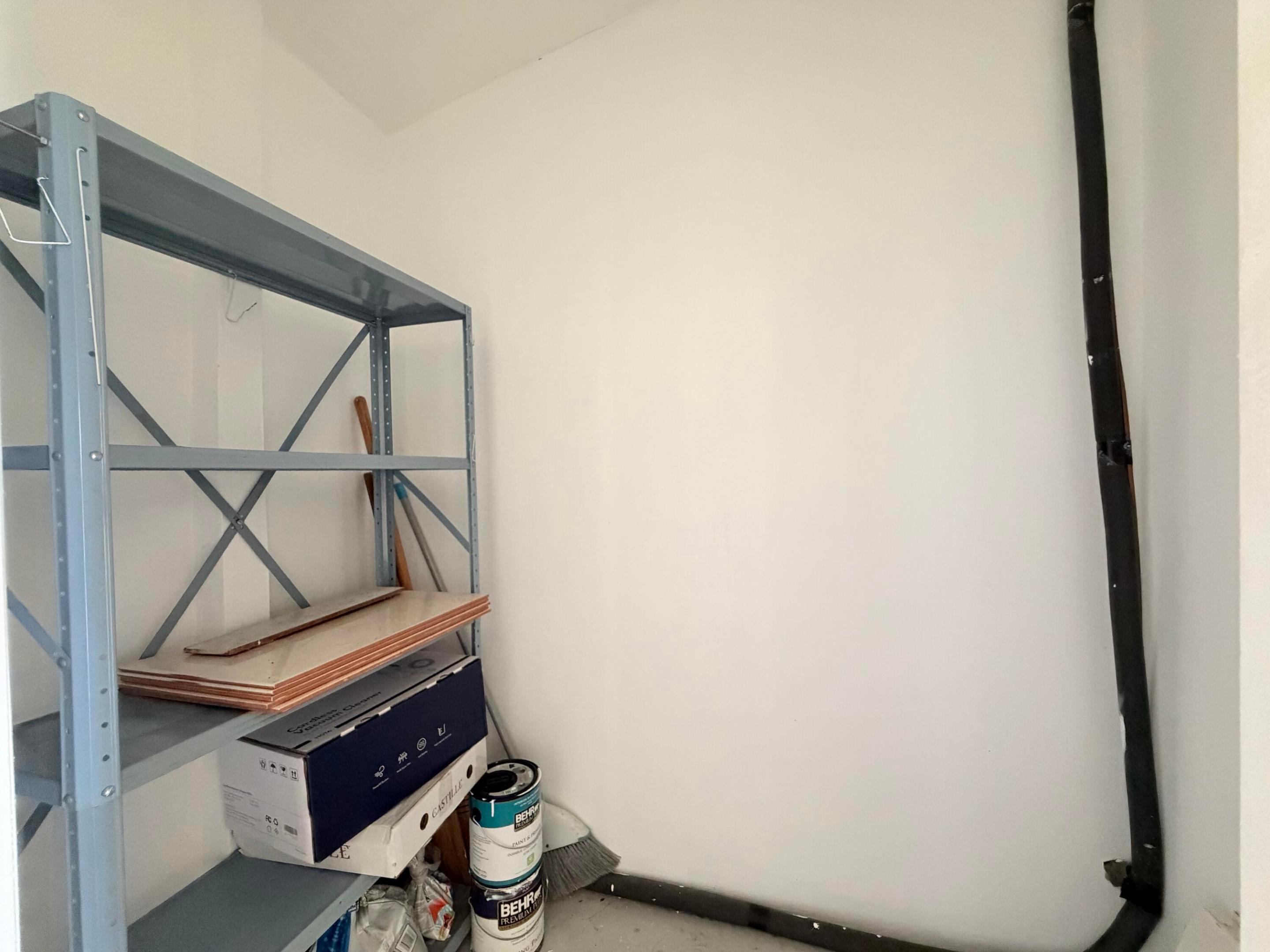 CRESTHAVEN VILLAS CONDO 27 - Residential Lease