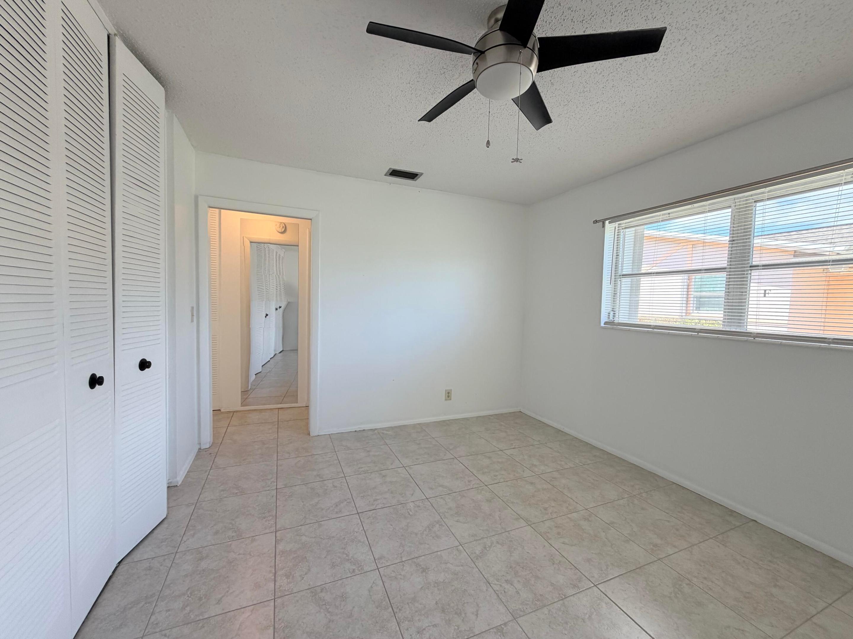 CRESTHAVEN VILLAS CONDO 27 - Residential Lease