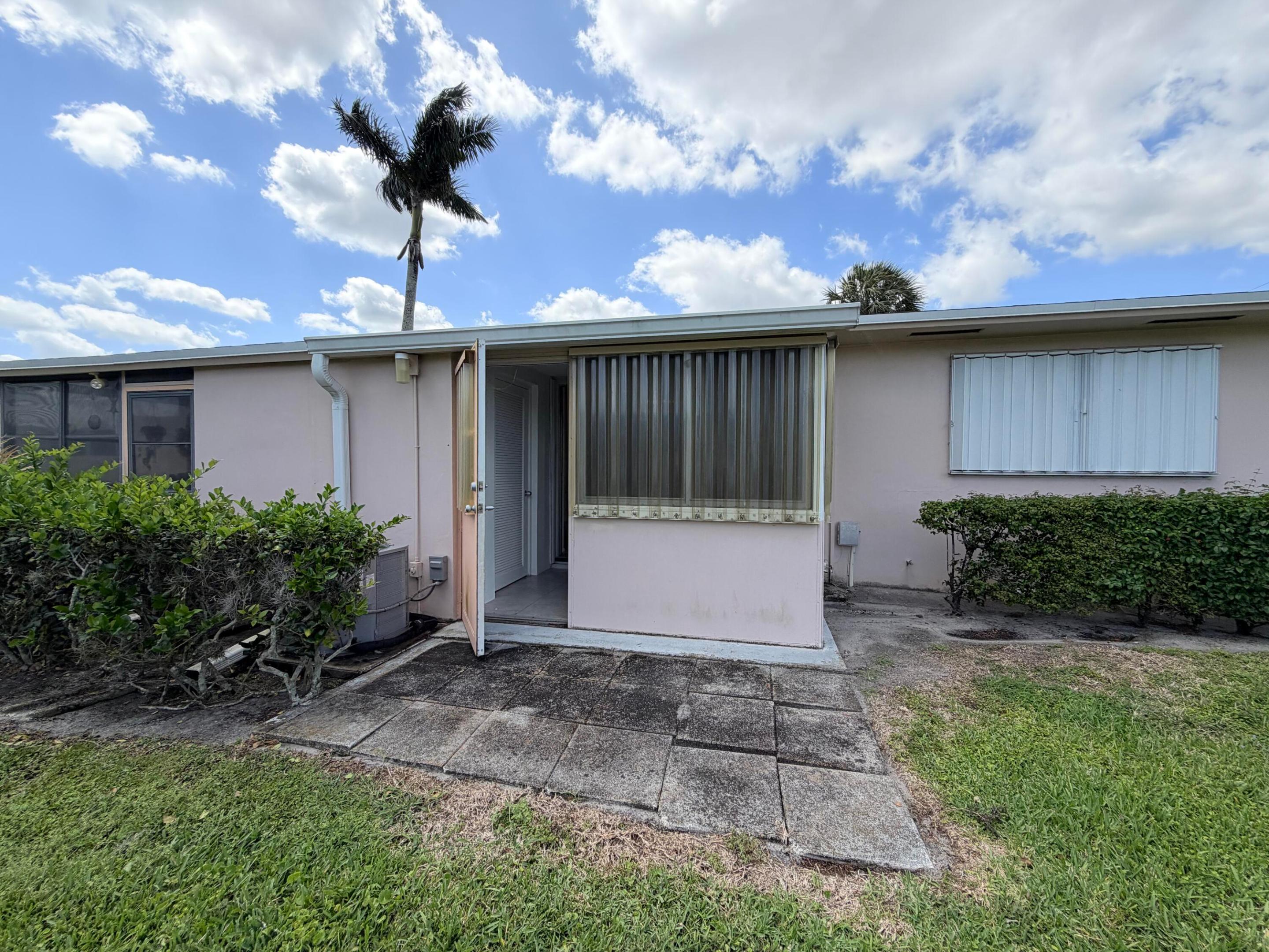 CRESTHAVEN VILLAS CONDO 27 - Residential Lease