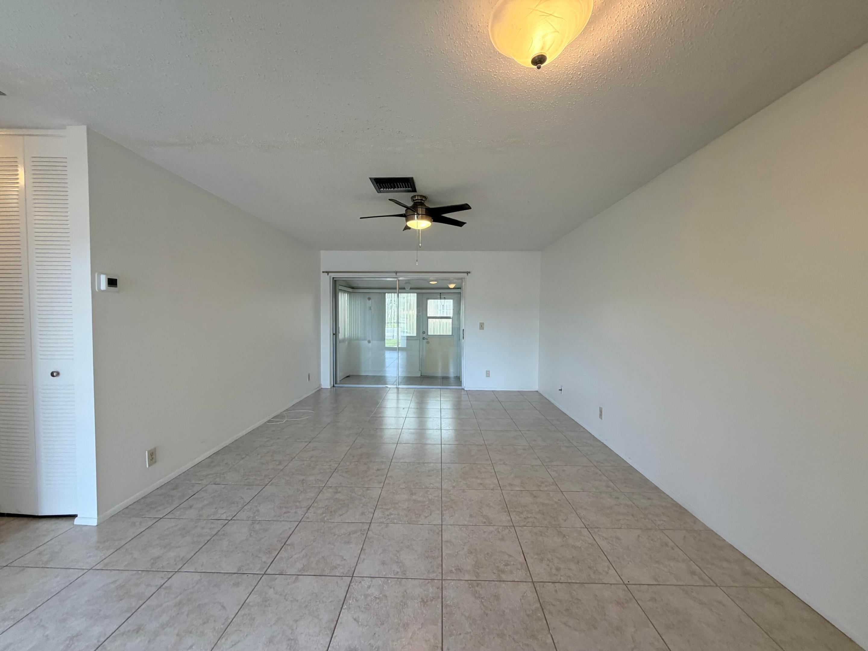 CRESTHAVEN VILLAS CONDO 27 - Residential Lease