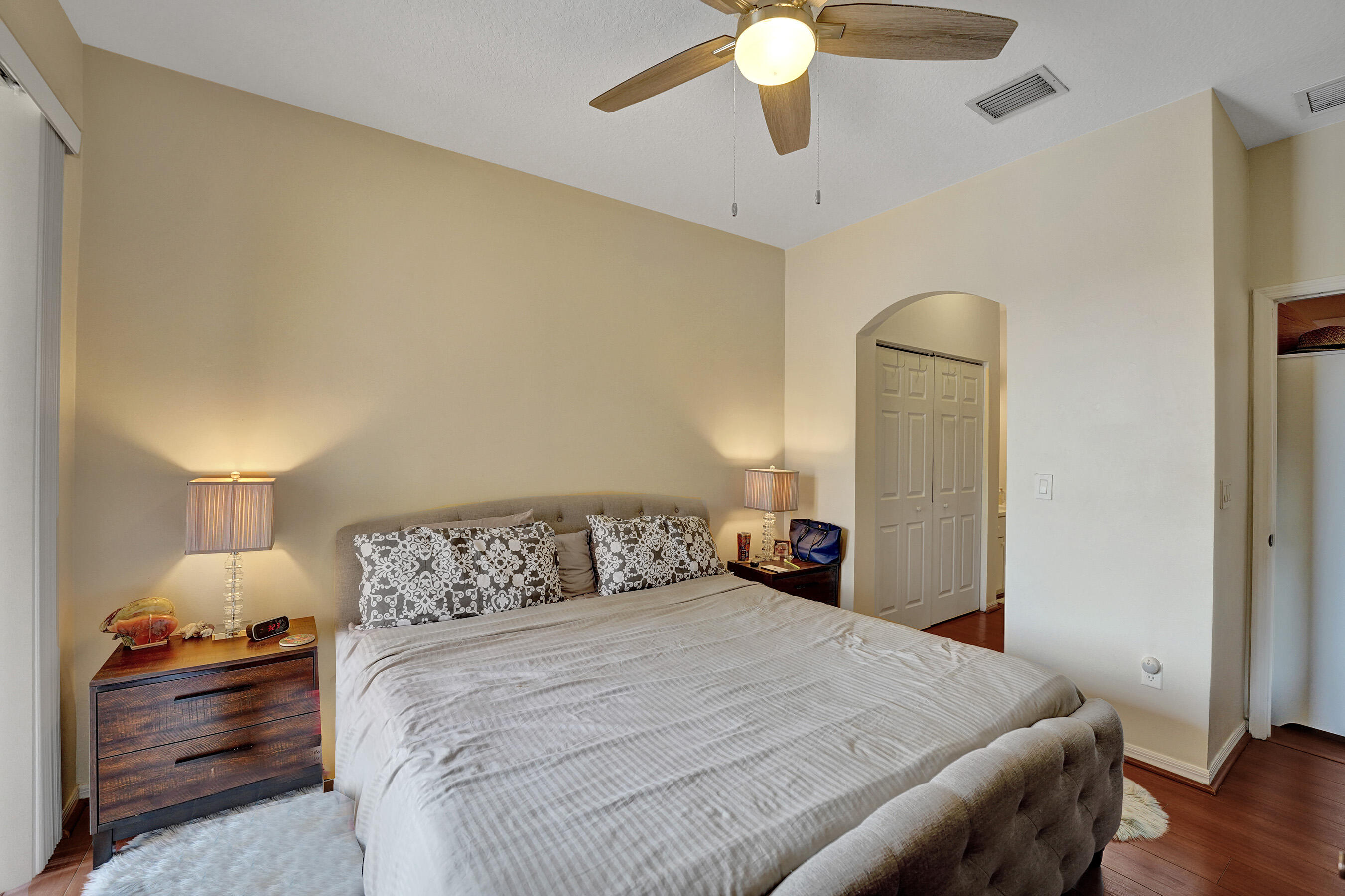 VILLAS AT HARBOR ISLES CONDO - Residential