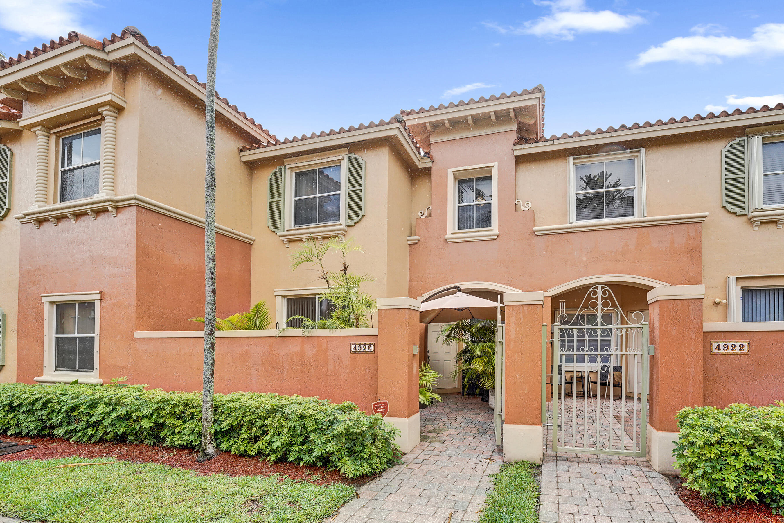 VILLAS AT HARBOR ISLES CONDO - Residential