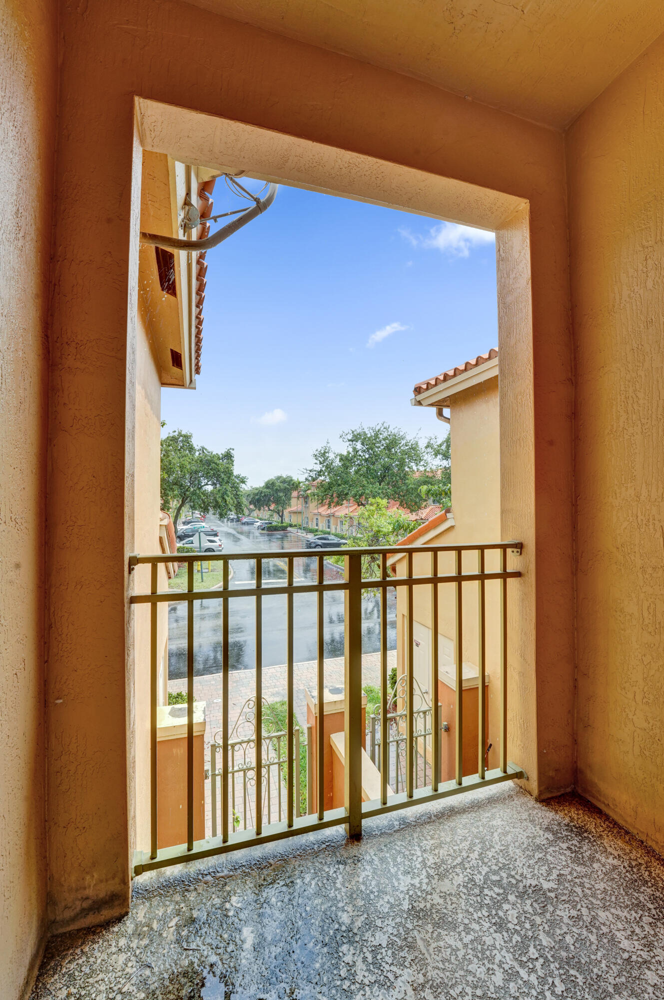VILLAS AT HARBOR ISLES CONDO - Residential