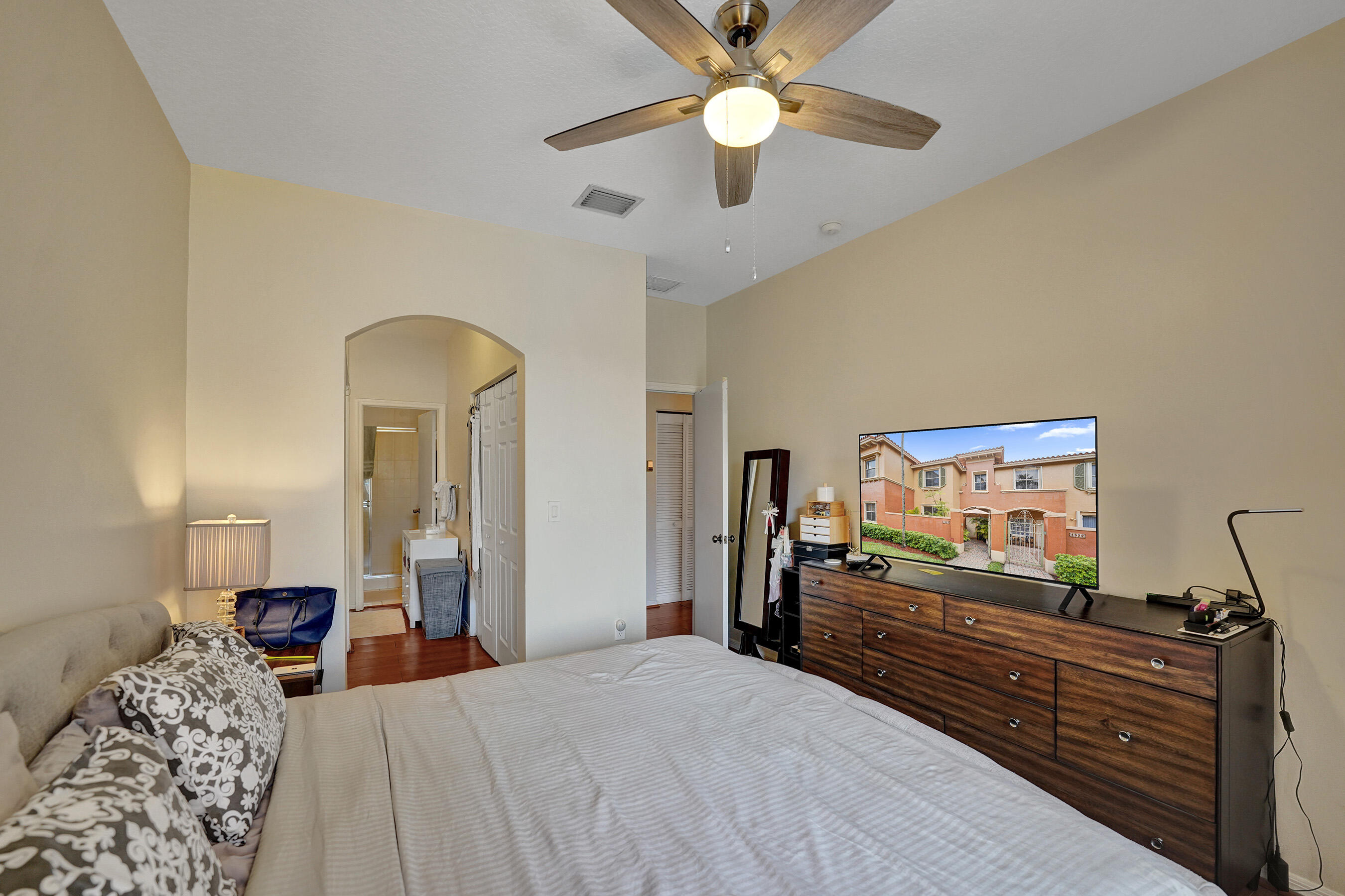 VILLAS AT HARBOR ISLES CONDO - Residential
