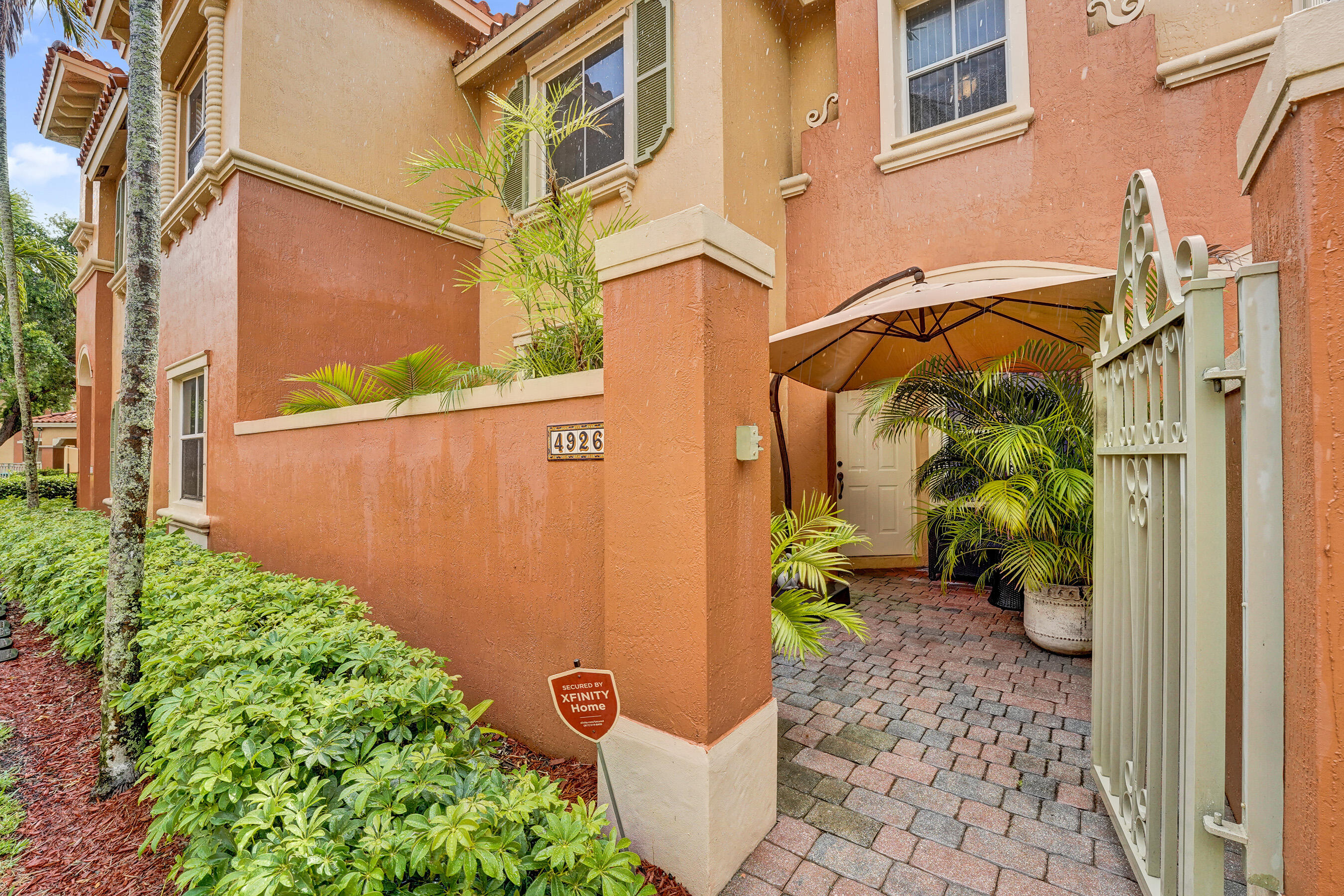 VILLAS AT HARBOR ISLES CONDO - Residential