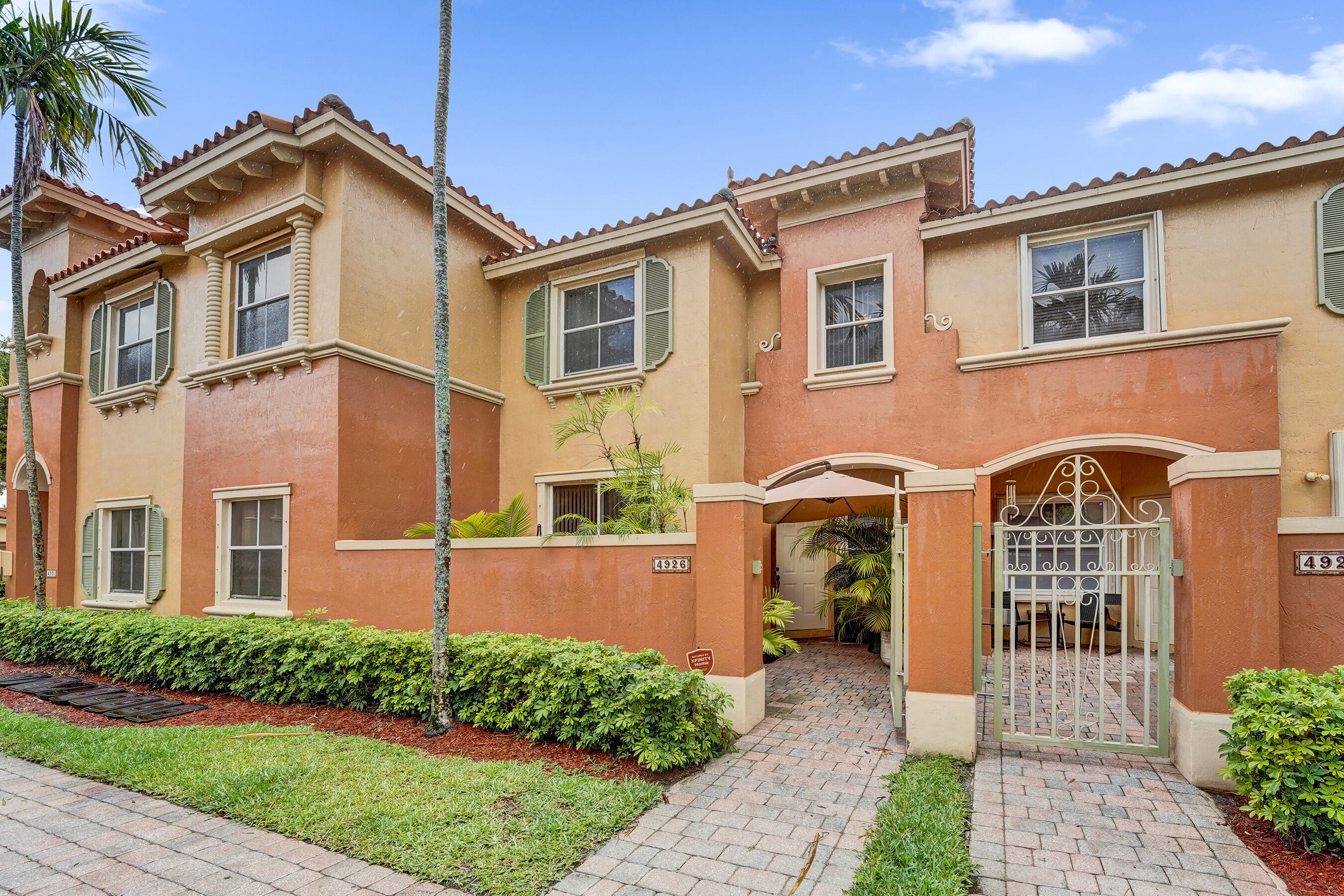 VILLAS AT HARBOR ISLES CONDO - Residential