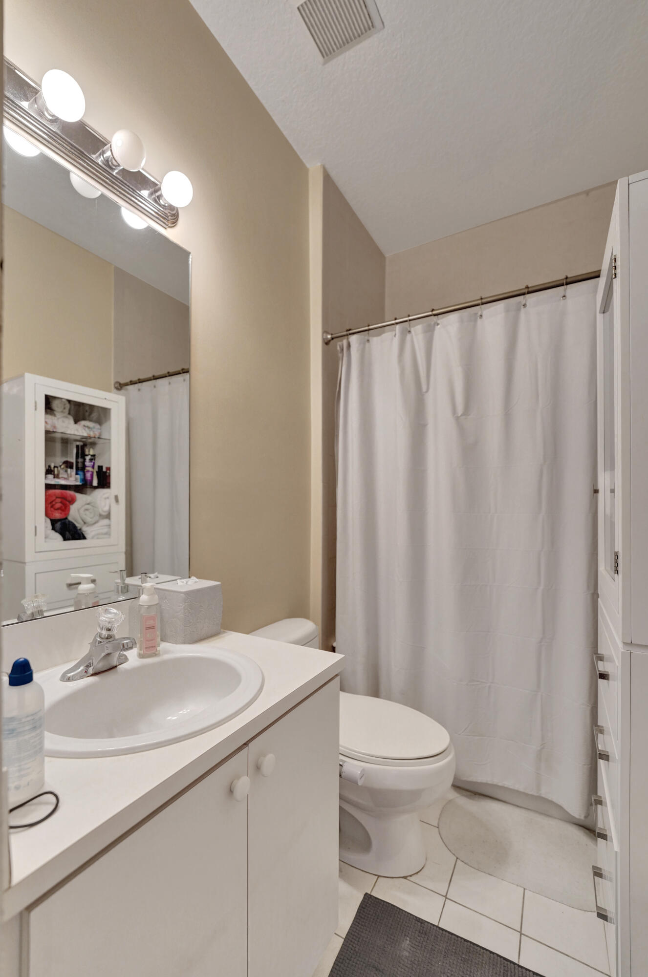 VILLAS AT HARBOR ISLES CONDO - Residential