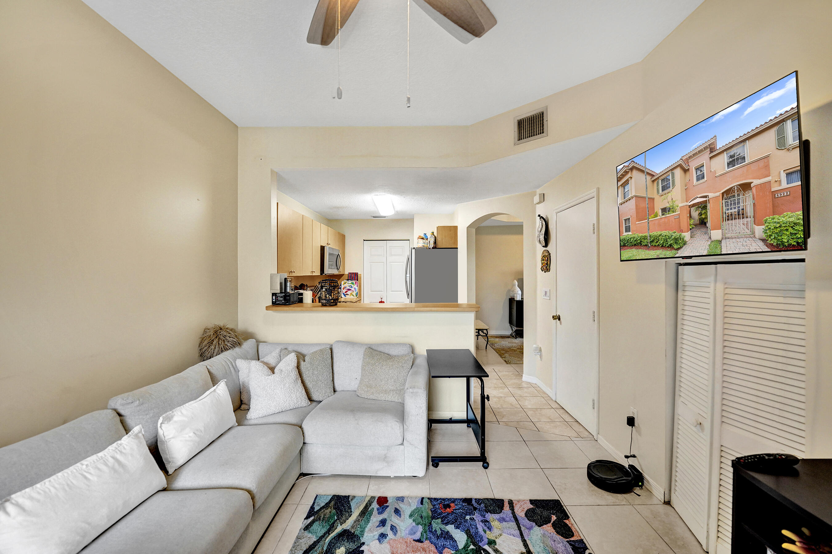 VILLAS AT HARBOR ISLES CONDO - Residential