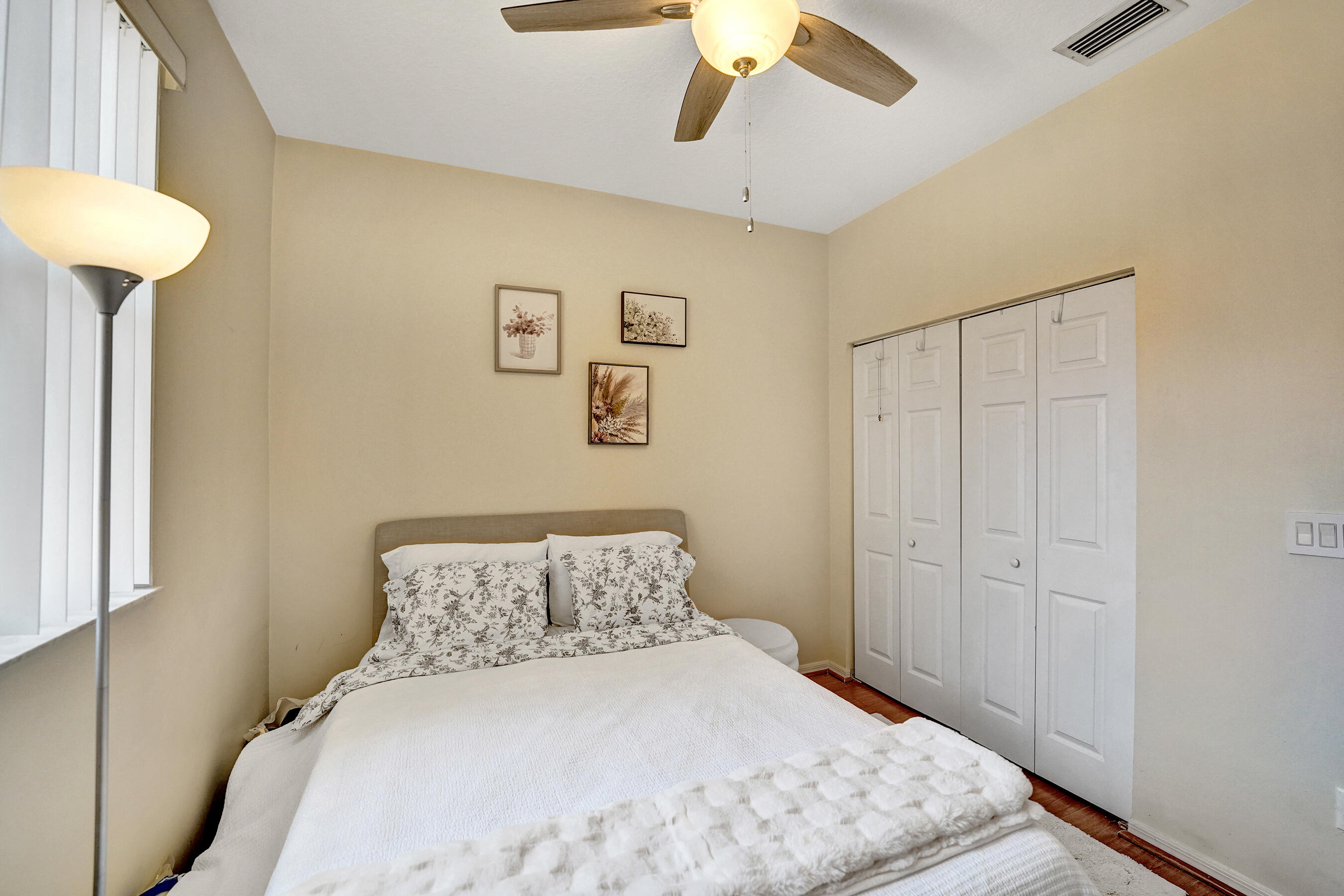 VILLAS AT HARBOR ISLES CONDO - Residential