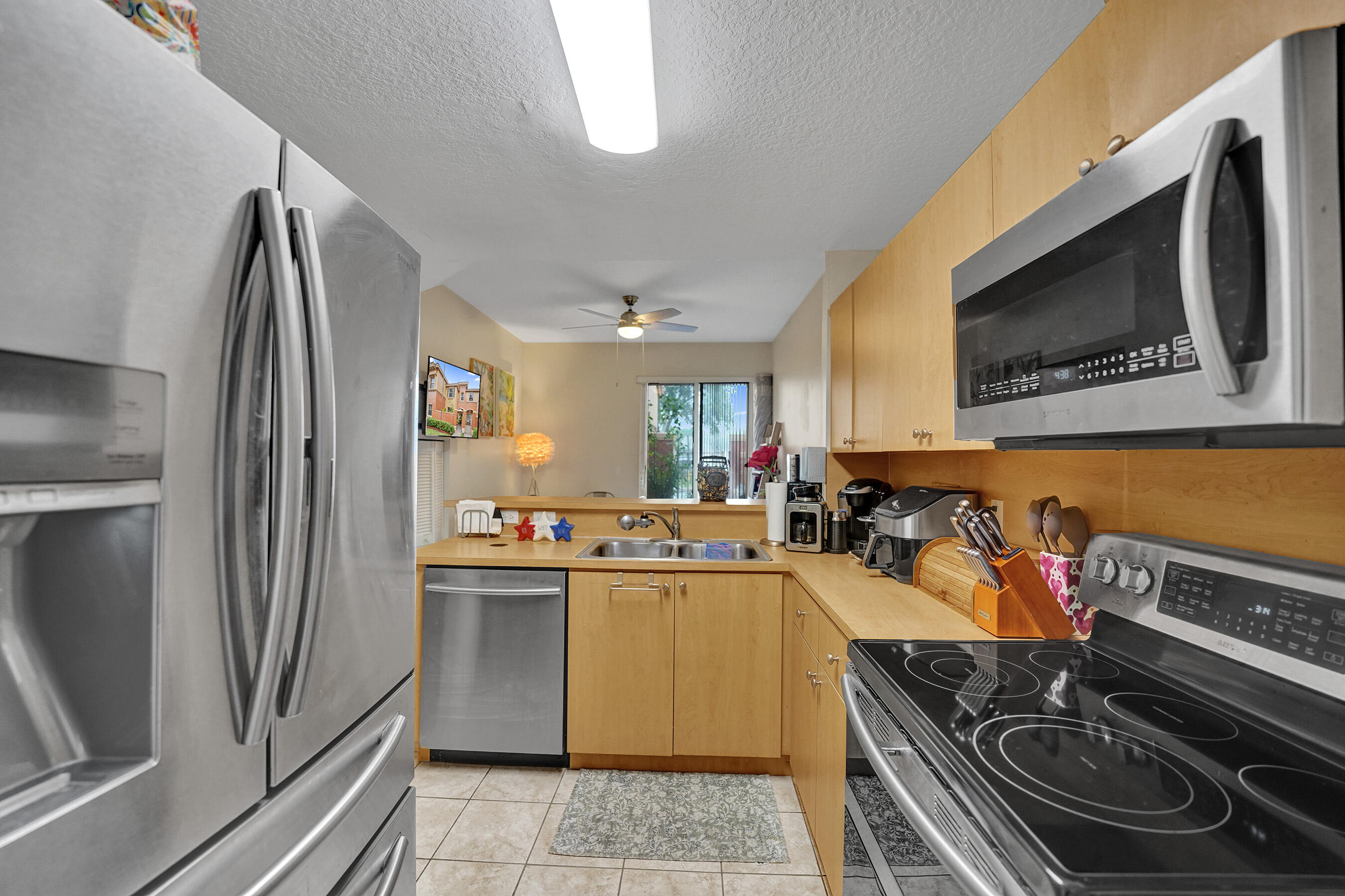 VILLAS AT HARBOR ISLES CONDO - Residential