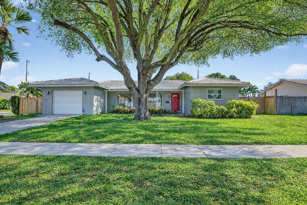 Photo of 800 SW 12th Avenue, Boca Raton, FL 33486 (MLS # R11160445)