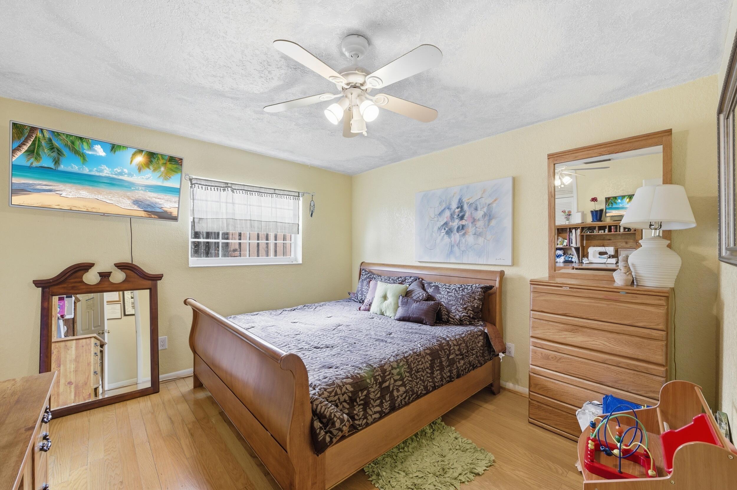 PEMBROKE LAKES SEC THREE - Residential